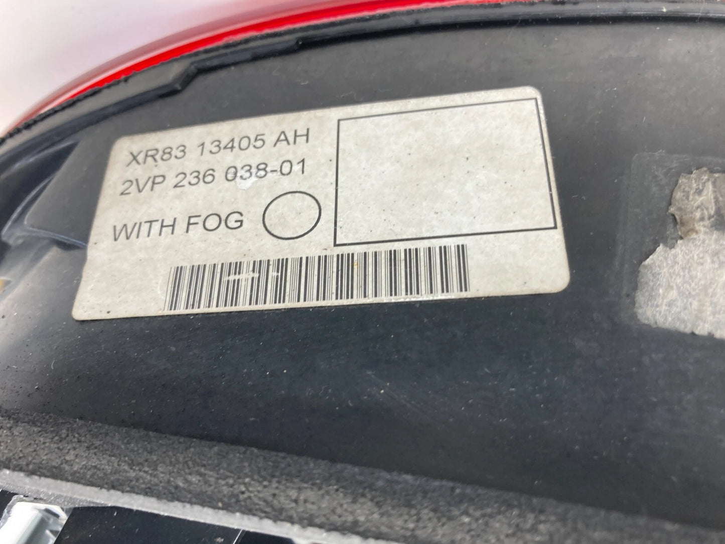 2000-2004 JAGUAR S-TYPE REAR LEFT DRIVER SIDE TAIL LIGHT TAILLIGHT XR83-13405-AH