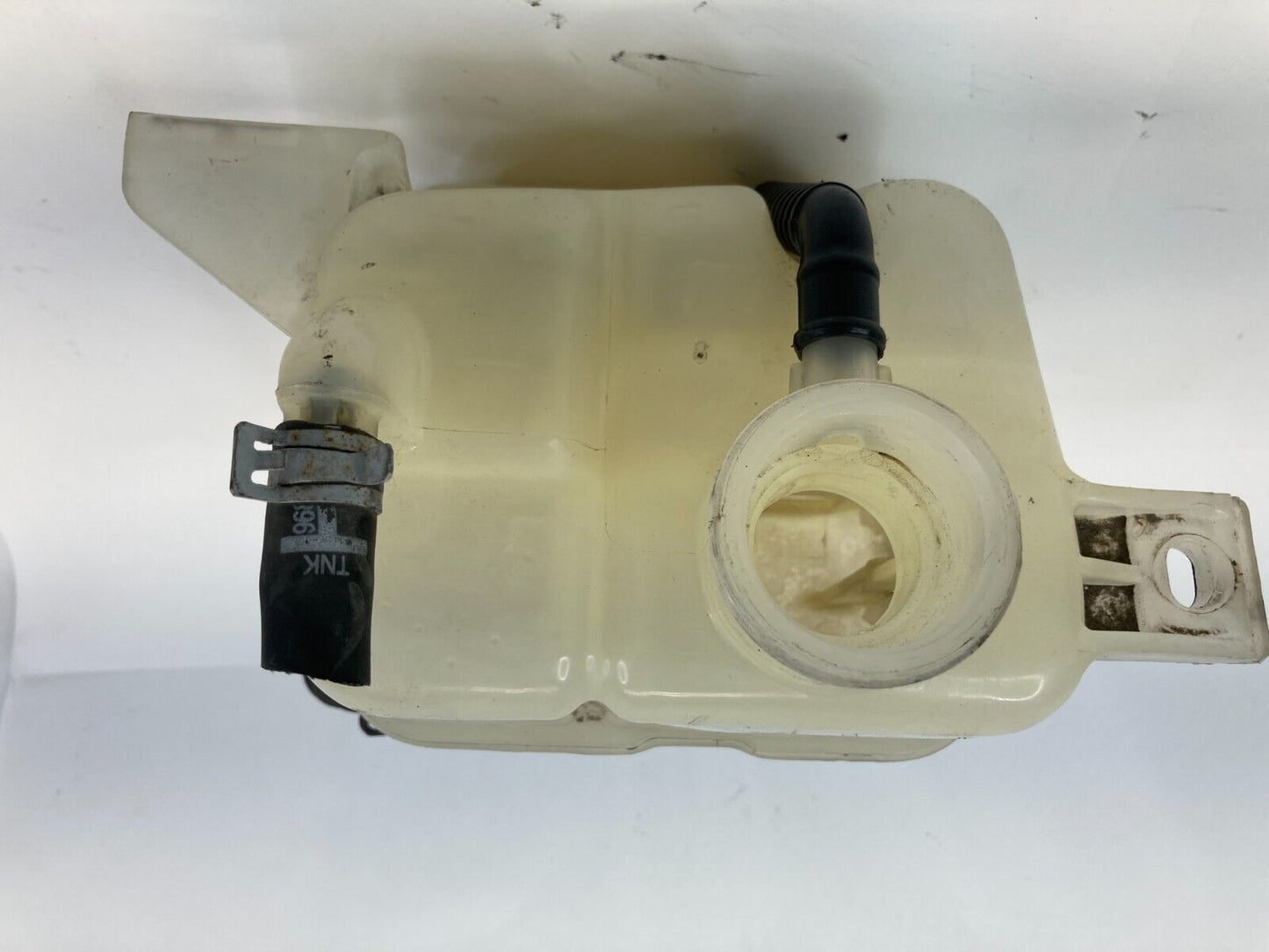 2008-2010 Saturn Vue Engine Expansion Coolant Reservoir Tank Bottle OEM