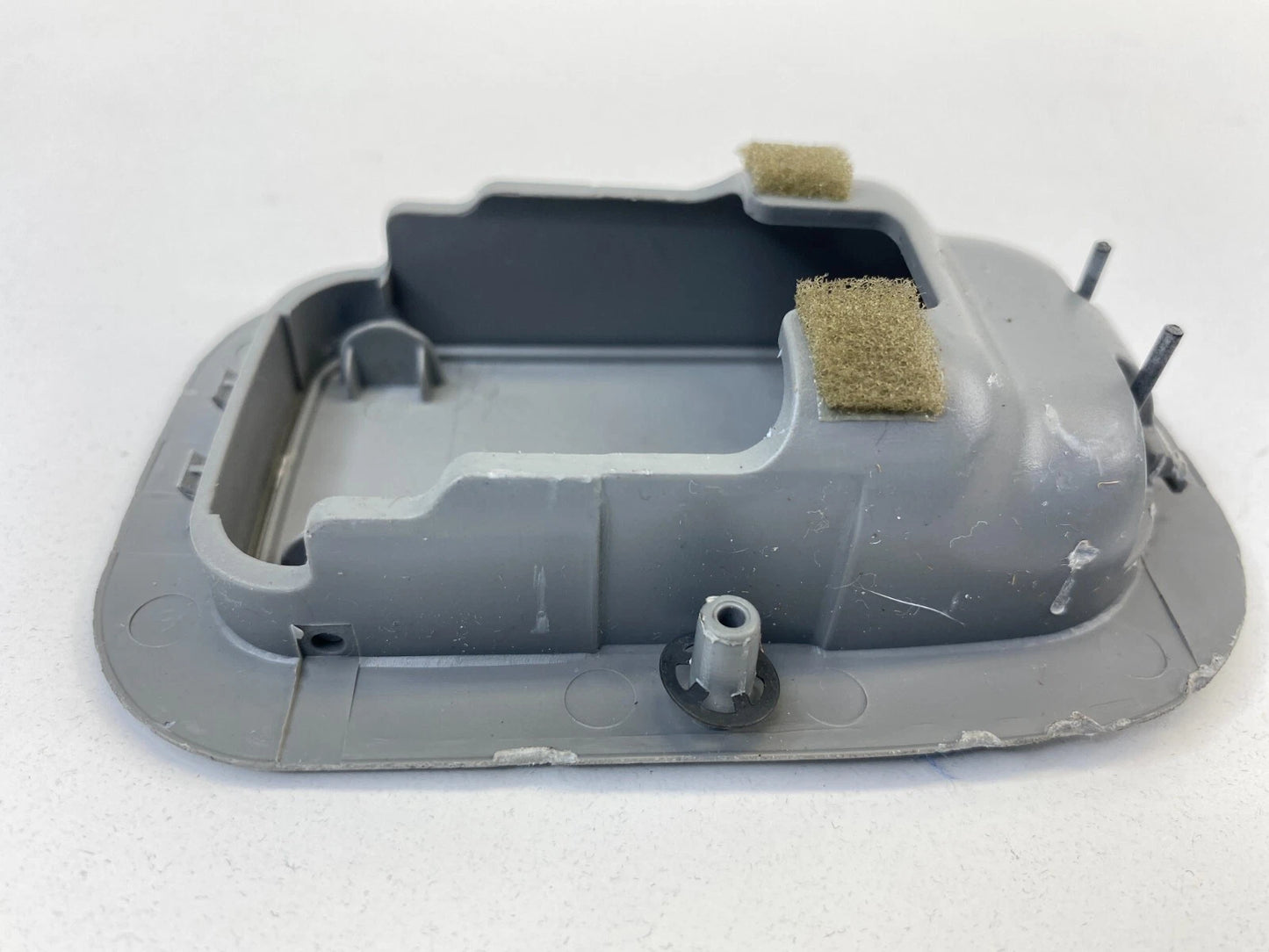 2007-2010 HYUNDAI ELANTRA REAR SEAT BELT ANCHOR CHILD COVER TRIM PLATE OEM