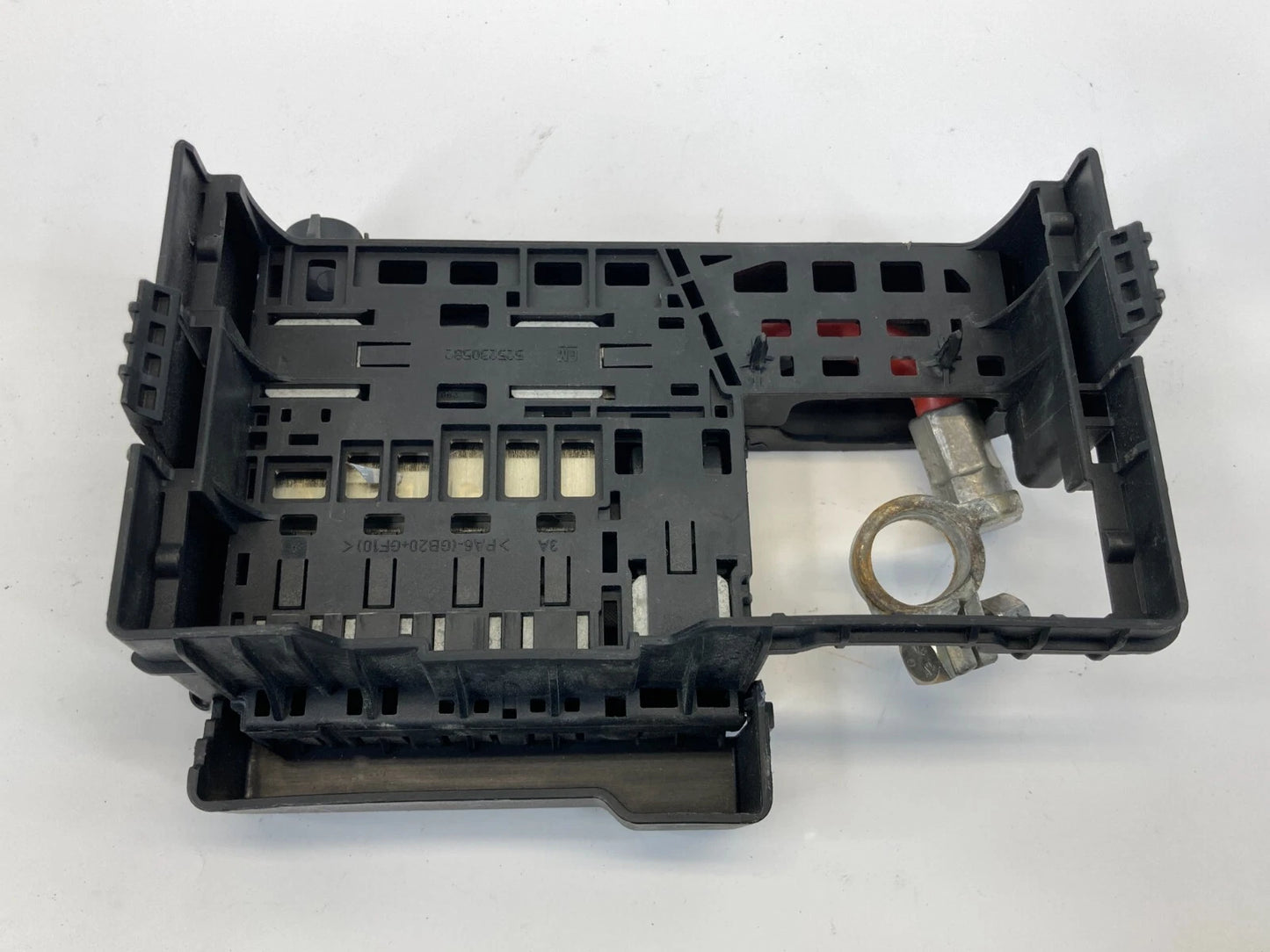 2011-2017 BUICK REGAL BATTERY FUSE BLOCK POSITIVE COMPARTMENT BLACK OEM 22902909