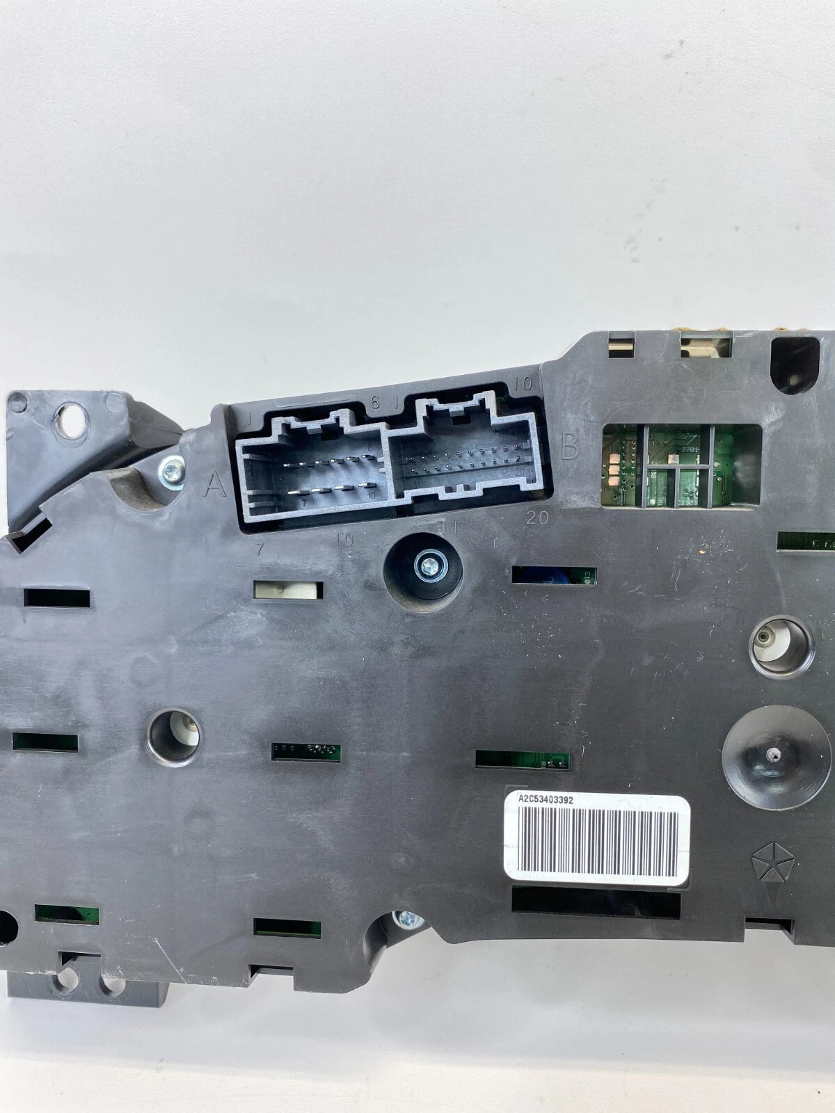 2011 2012 DODGE CALIBER SPEEDOMETER CLUSTER GAUGES 132.158 MILES 68087323AB OEM