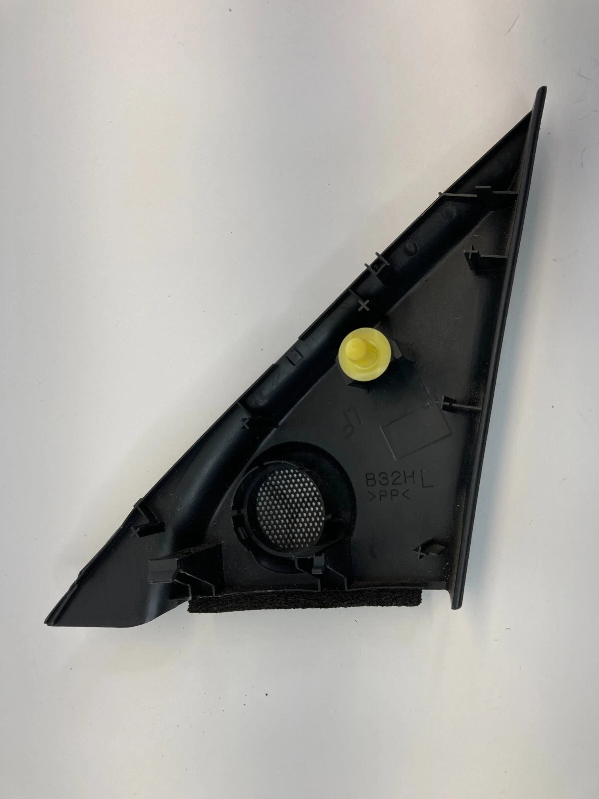 04-09 MAZDA 3 MAZDA3 FRONT LEFT SIDE INNER DOOR CORNER SPEAKER COVER TRIM OEM