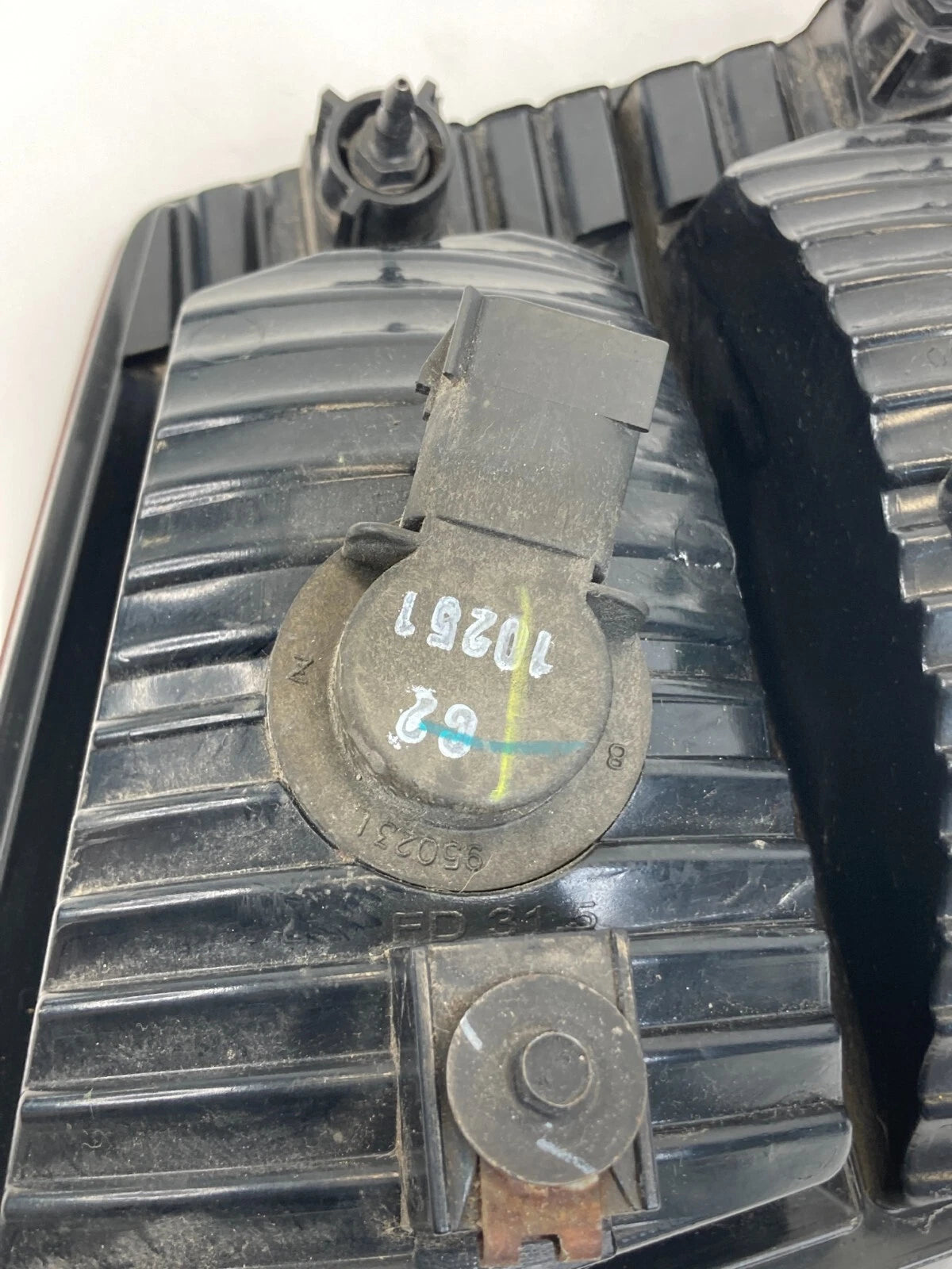 2009-2020 DODGE JOURNEY RIGHT PASSENGER LIFTGATE MOUNTED TAIL LIGHT 0480636 OEM