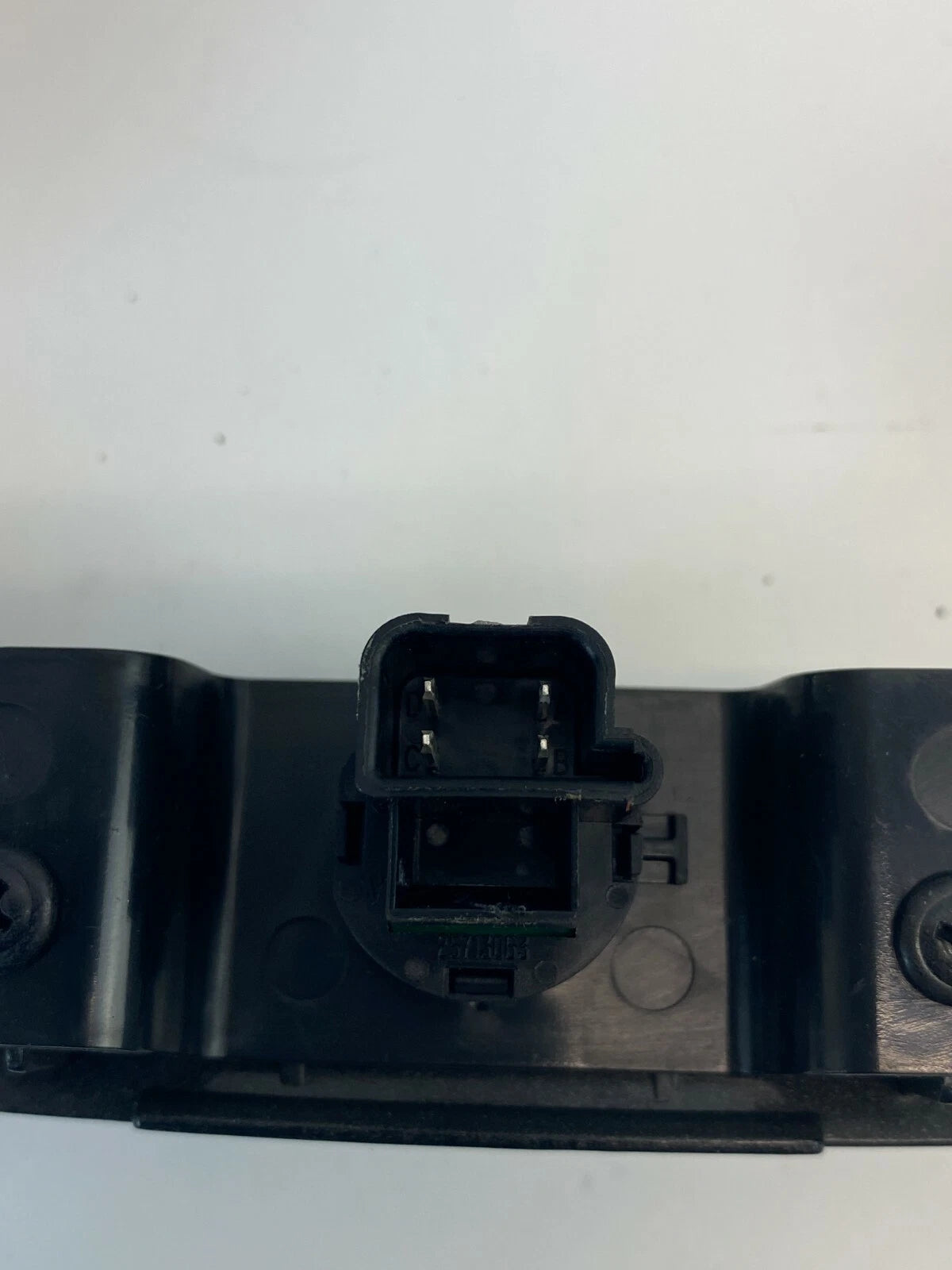 2008 2009 2010 SATURN VUE CENTER DASH RADIO BEZEL AC VENT TRIM PANEL COVER OEM