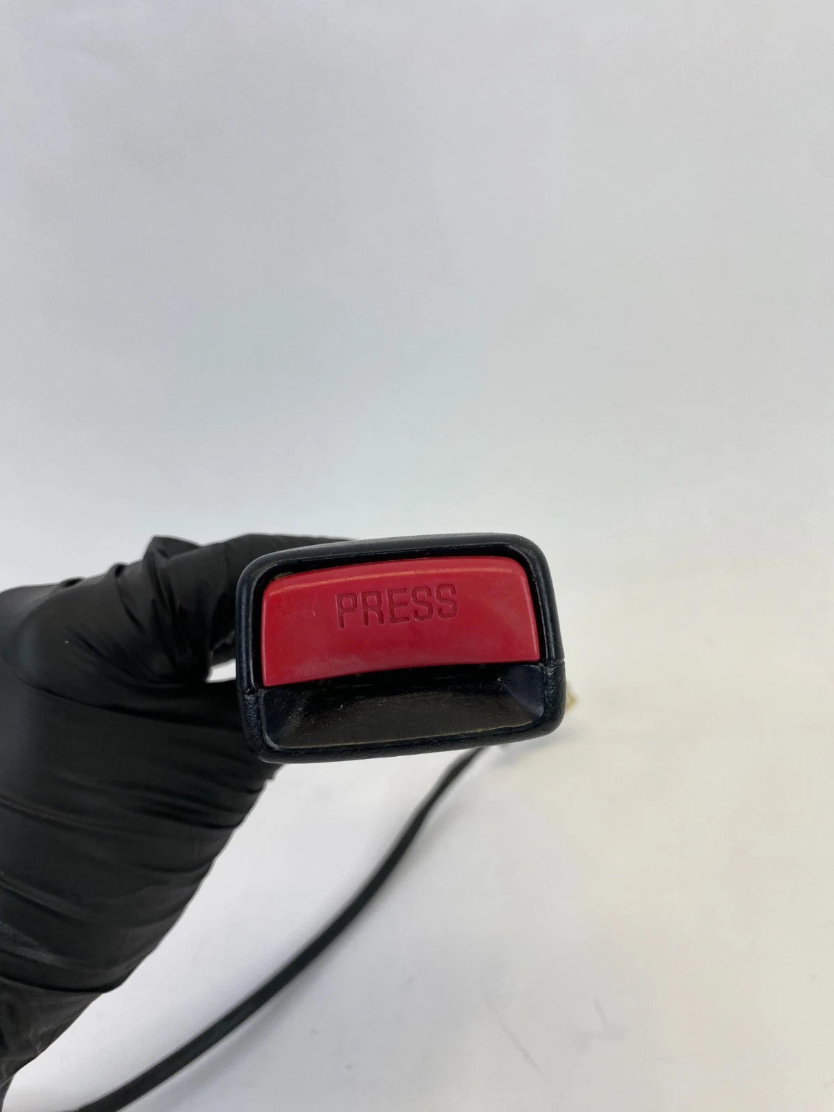 2000-2005 MITSUBISHI ECLIPSE CONV FRONT LEFT DRIVER SIDE SEAT BELT BUCKLE OEM