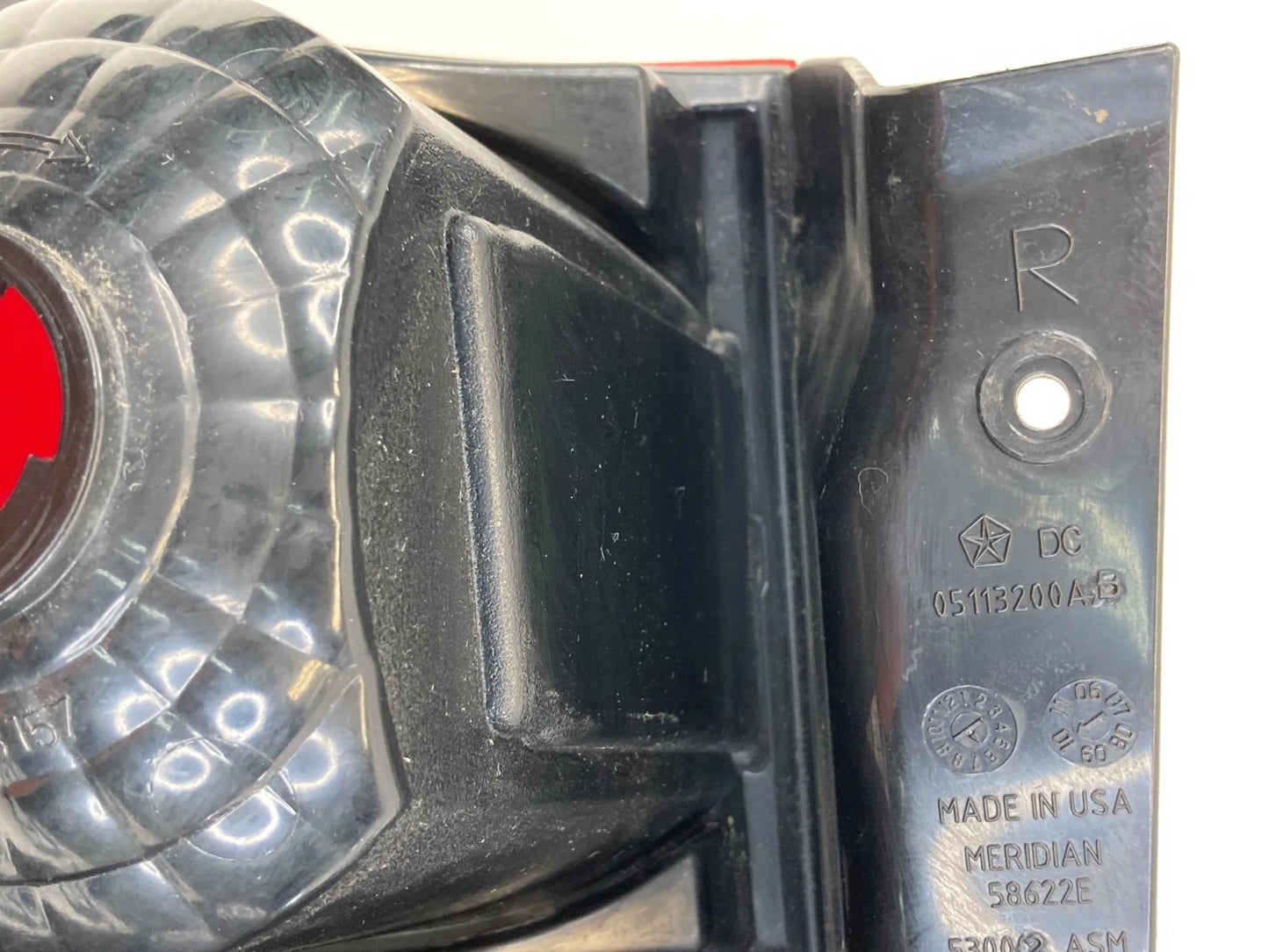 2008-2010 CHRYSLER TOWN & COUNTRY REAR RIGHT TAIL LIGHT TAILLIGHT 05113200AB OEM