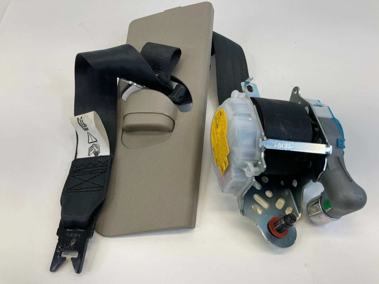 2013-2017 Hyundai Elantra GT Front Right Side Seat Belt Retractor 88820-A5500