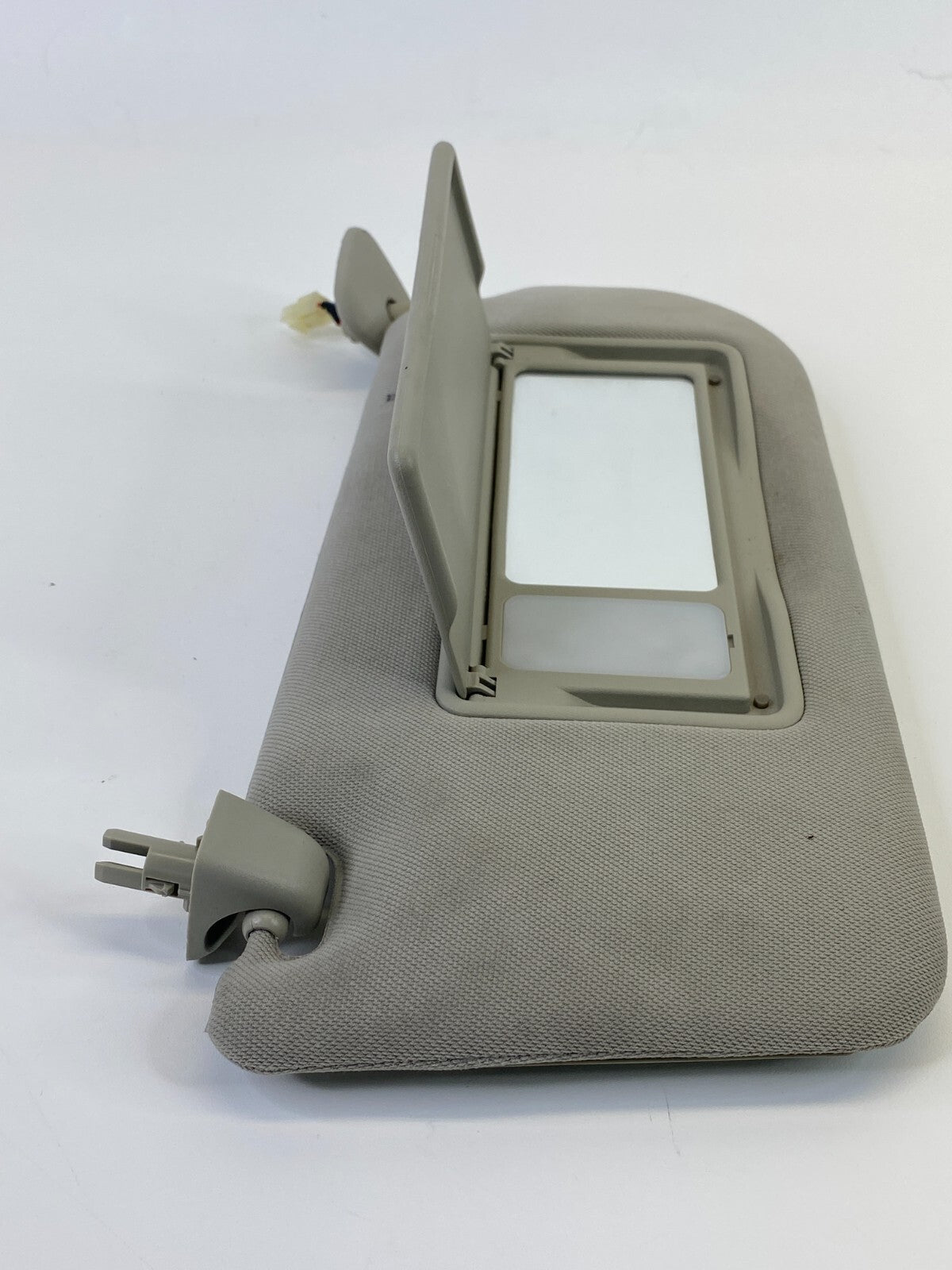 2007 2008 Infiniti G35 Sedan Right Sunvisor Passenger Sun Visor Illuminated OEM