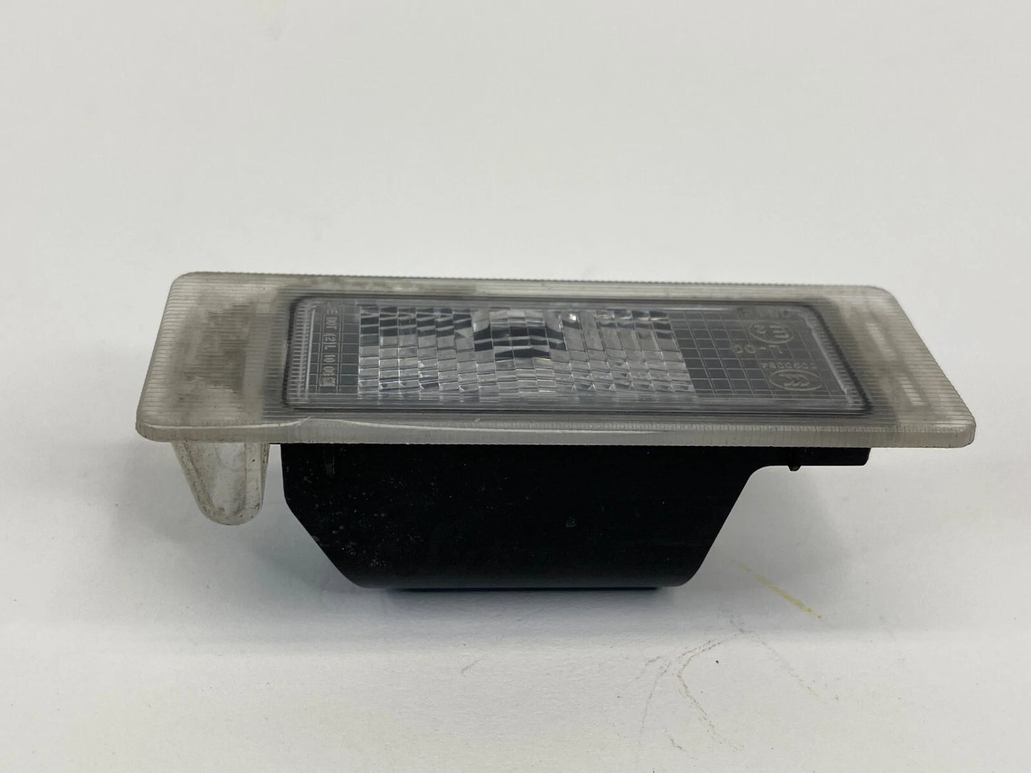 2010-2023 GMC TERRAIN REAR LEFT OR RIGHT LICENSE LIGHT LAMP PLATE 13502178 OEM