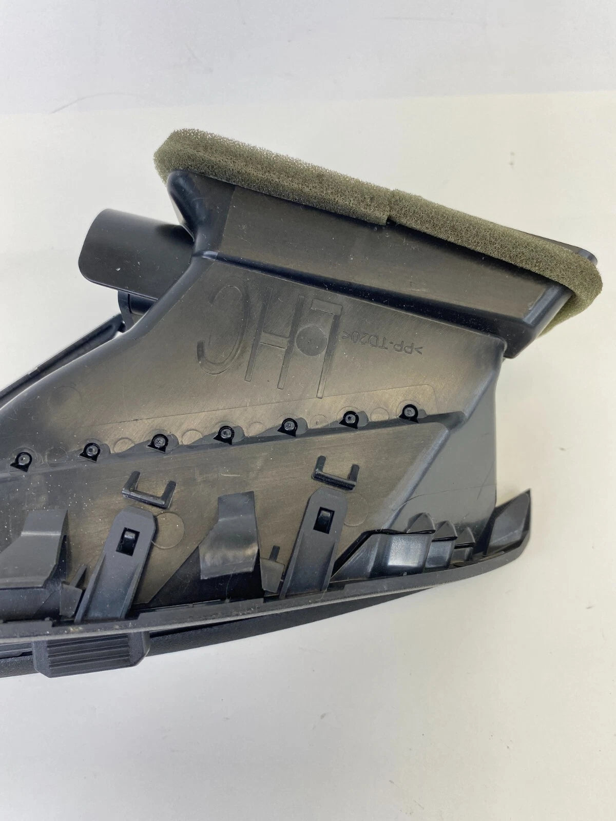 2010-2017 CHEVROLET EQUINOX DASH CENTER LEFT SIDE AC AIR VENT GRILLE 2577908 OEM