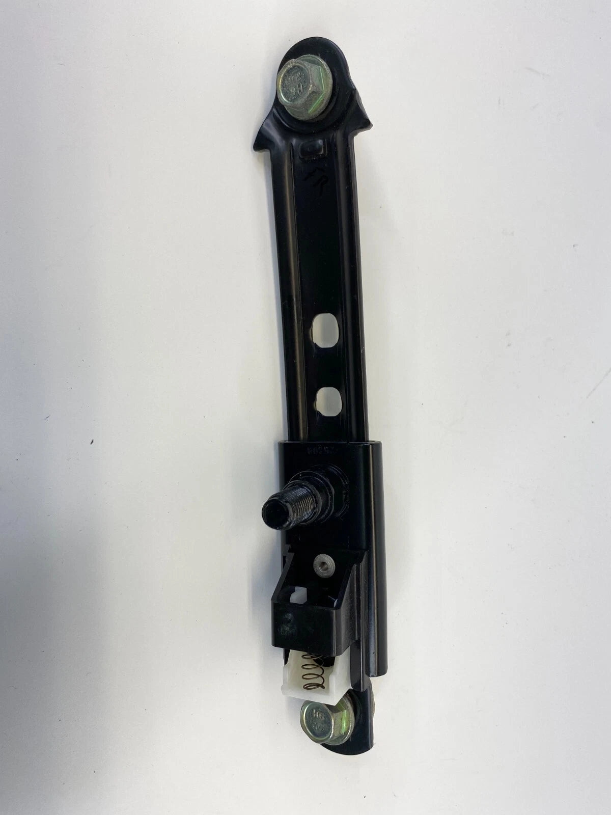 2006-2010 INFINITI M35 FRONT RIGHT PASSENGER SIDE SEAT BELT HEIGHT ADJUSTER OEM