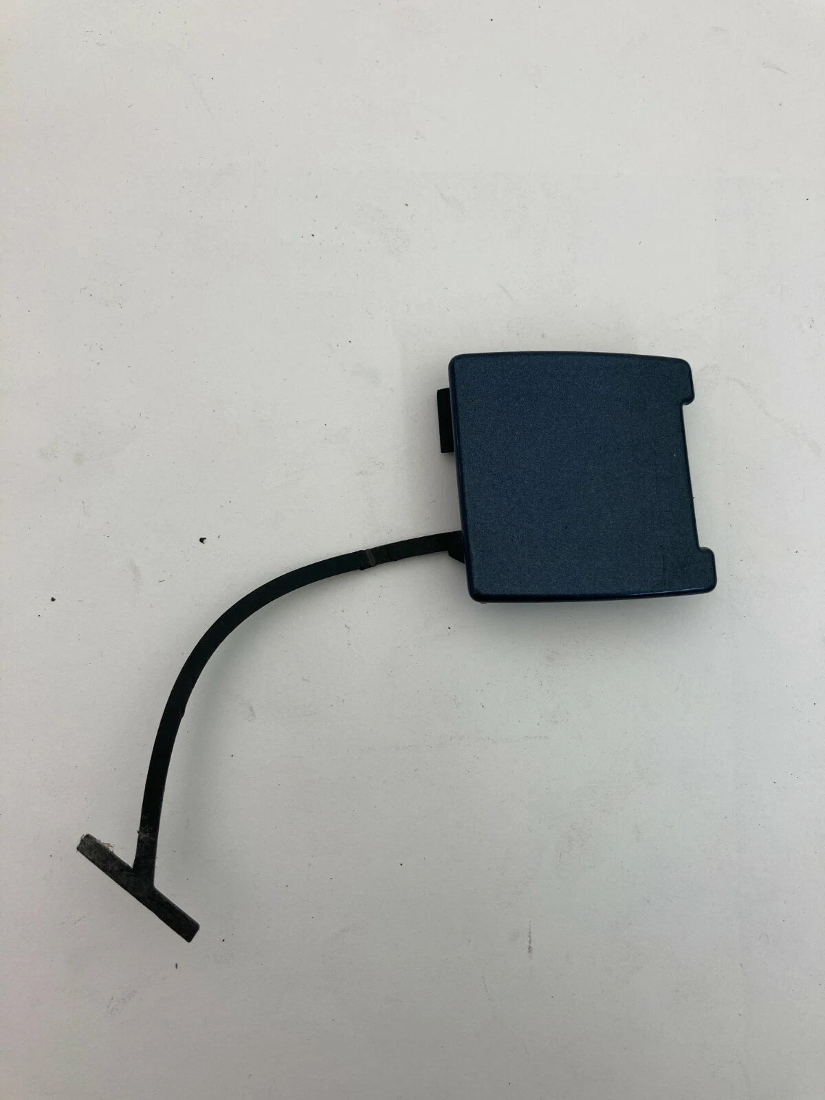 2004-2007 VOLVO S40 SEDAN REAR BUMPER TOW HOOK EYE CAP COVER TRIM 30678001 OEM