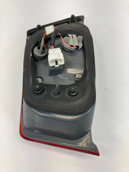 2006-2008 HYUNDAI SONATA REAR RIGHT PASSENGER SIDE INNER TAILLIGHT 92404-0A0 OEM