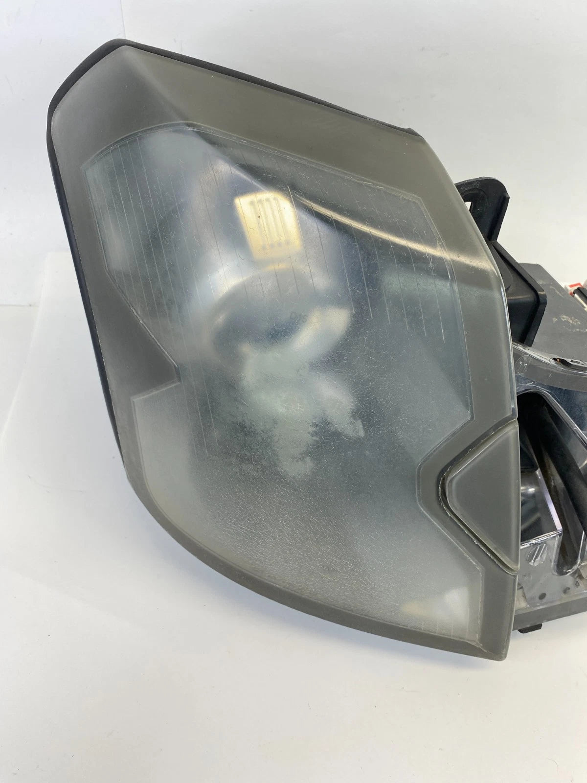 2003-2007 CADILLAC CTS RIGHT SIDE XENON HID BALLAST HEADLIGHT HEADLAMP VALEO OEM