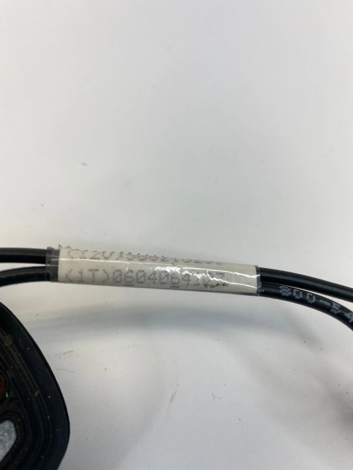 2006-2007 SATURN VUE ROOF MOUNTED RADIO ANTENNA SIGNAL BASE OEM