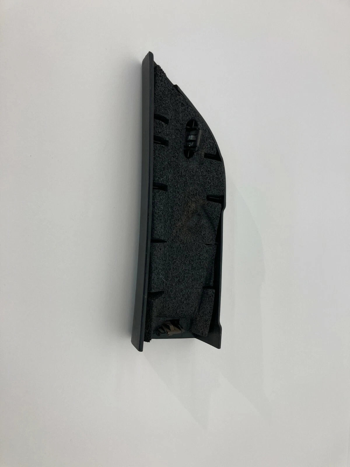08-10 CHRYSLER TOWN & COUNTRY FRONT RIGHT INNER DOOR MIRROR CORNER COVER TRIM