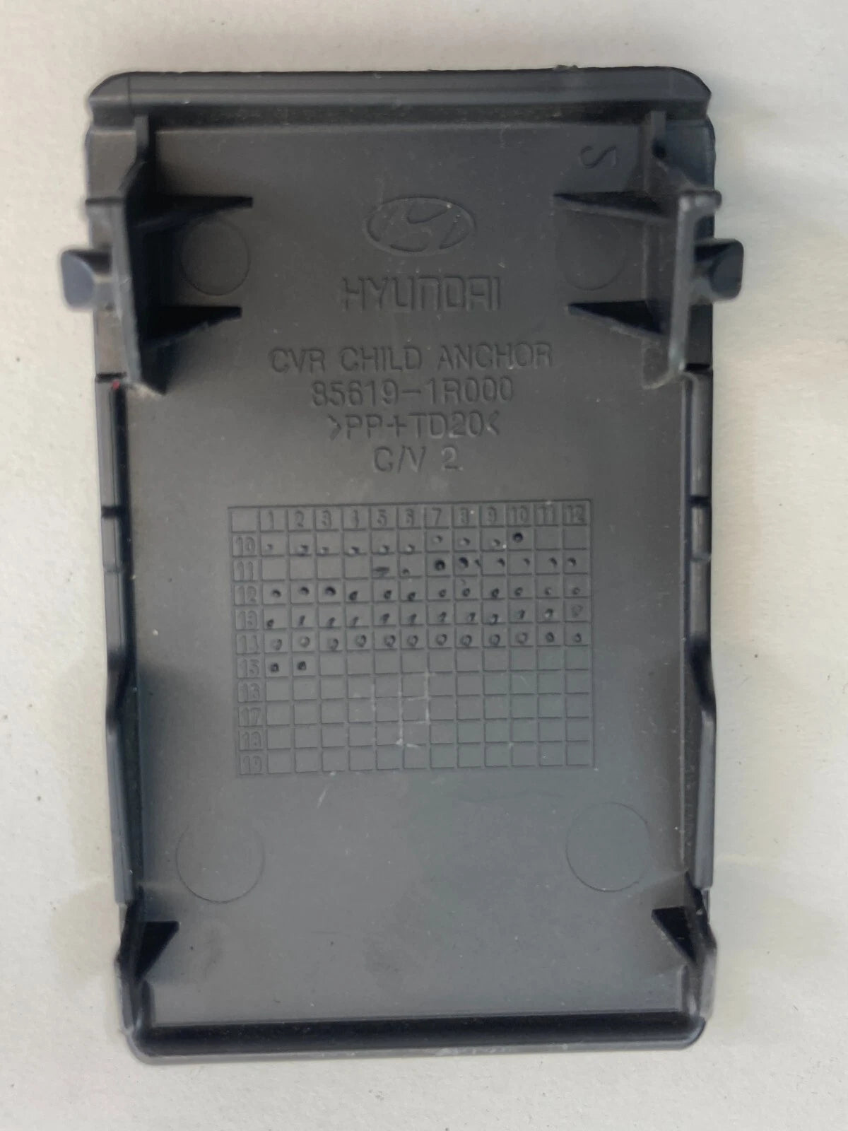 2012-2017 HYUNDAI ACCENT REAR SEAT CHILD SAFETY ANCHOR HOOK COVER TRIM BEZEL OEM