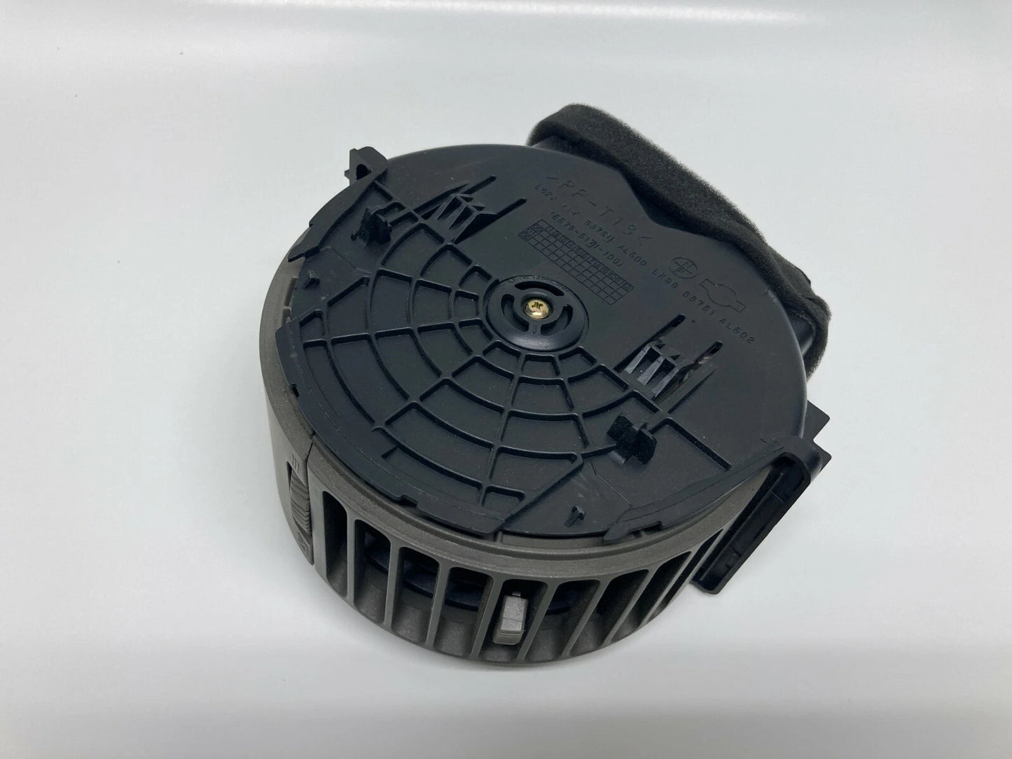 2003 2004 03 04 INFINITI G35 DASH CENTER LEFT DRIVER AIR VENT E576-5171-100 OEM