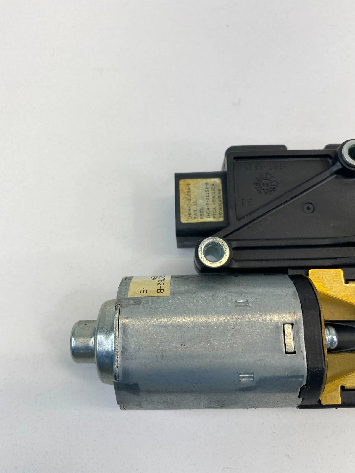 04 05 06 07 08 ACURA TL SEDAN SUNROOF MOTOR SUN ROOF MOTOR 1H04-T-2100A-E OEM