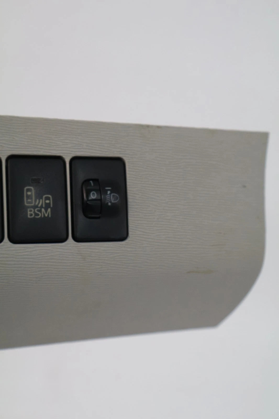 2011-2014 TOYOTA SIENNA DASH MIRROR TRACTION REAR VENT & SAFETY ASSIST SWITCHES