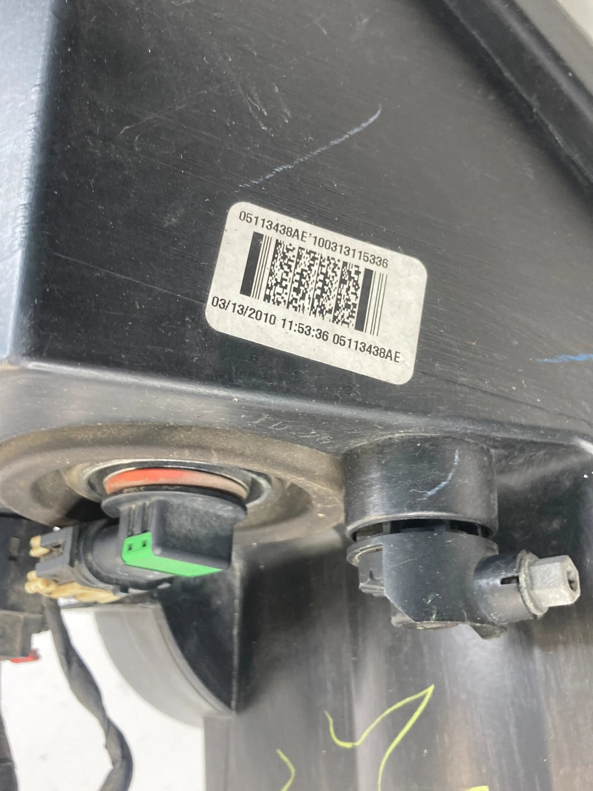 2009-2014 VW ROUTAN FRONT RIGHT PASSENGER SIDE HEADLIGHT HEADLAMP 05113438AD OEM