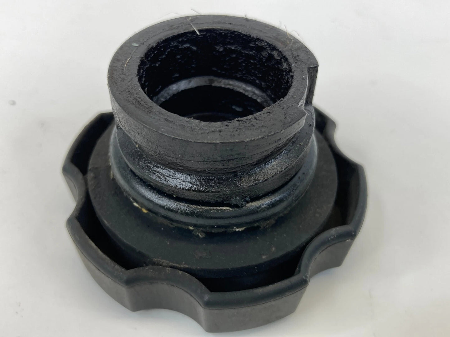 2002-2009 CHEVROLET TRAILBLAZER 4.2L ENGINE OIL FILLER CAP COVER LID SAE 5W-30