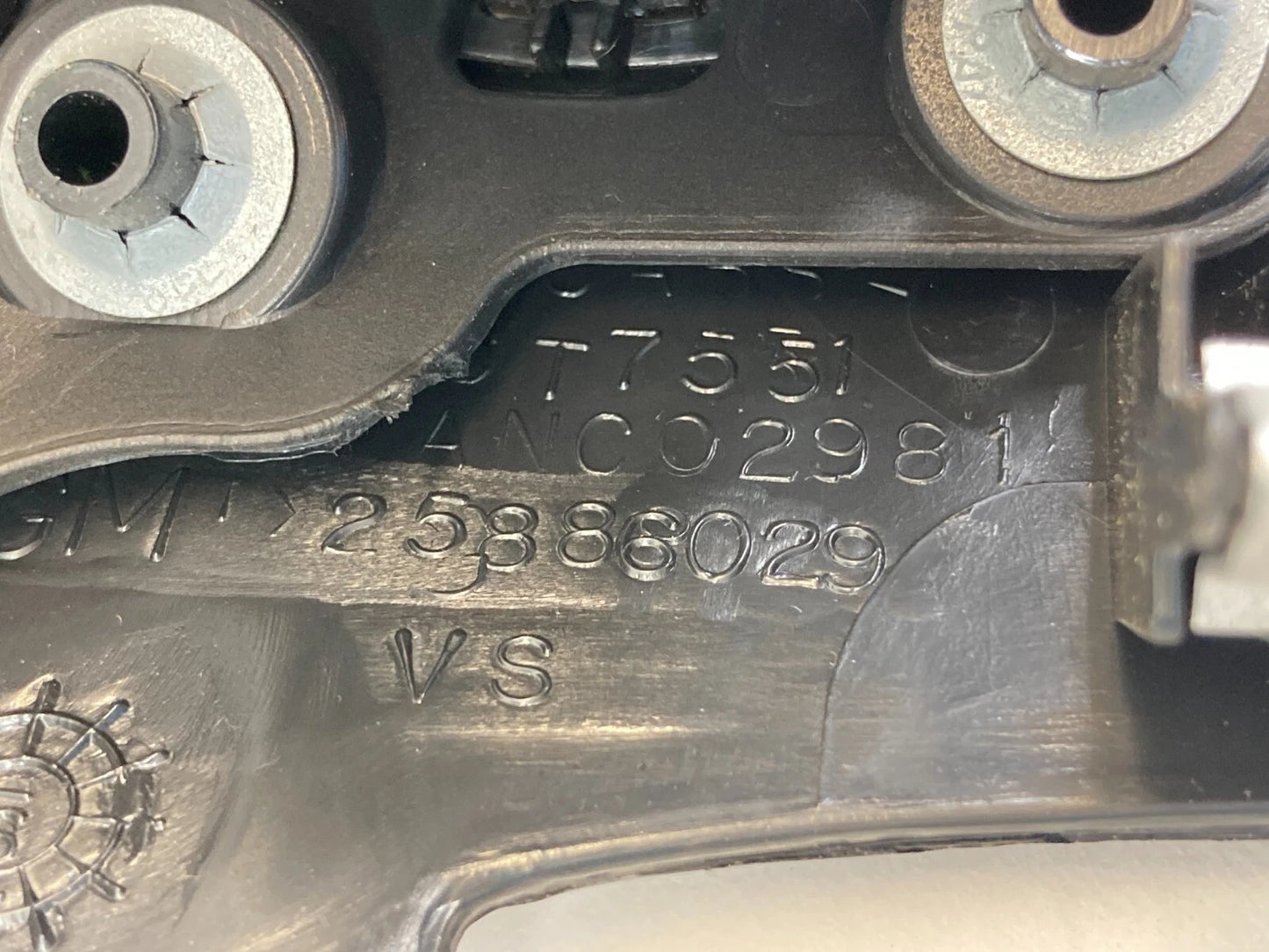 2008-2012 BUICK ENCLAVE DASH INSTRUMENT PANEL CLUSTER BEZEL TRIM 25886029 OEM