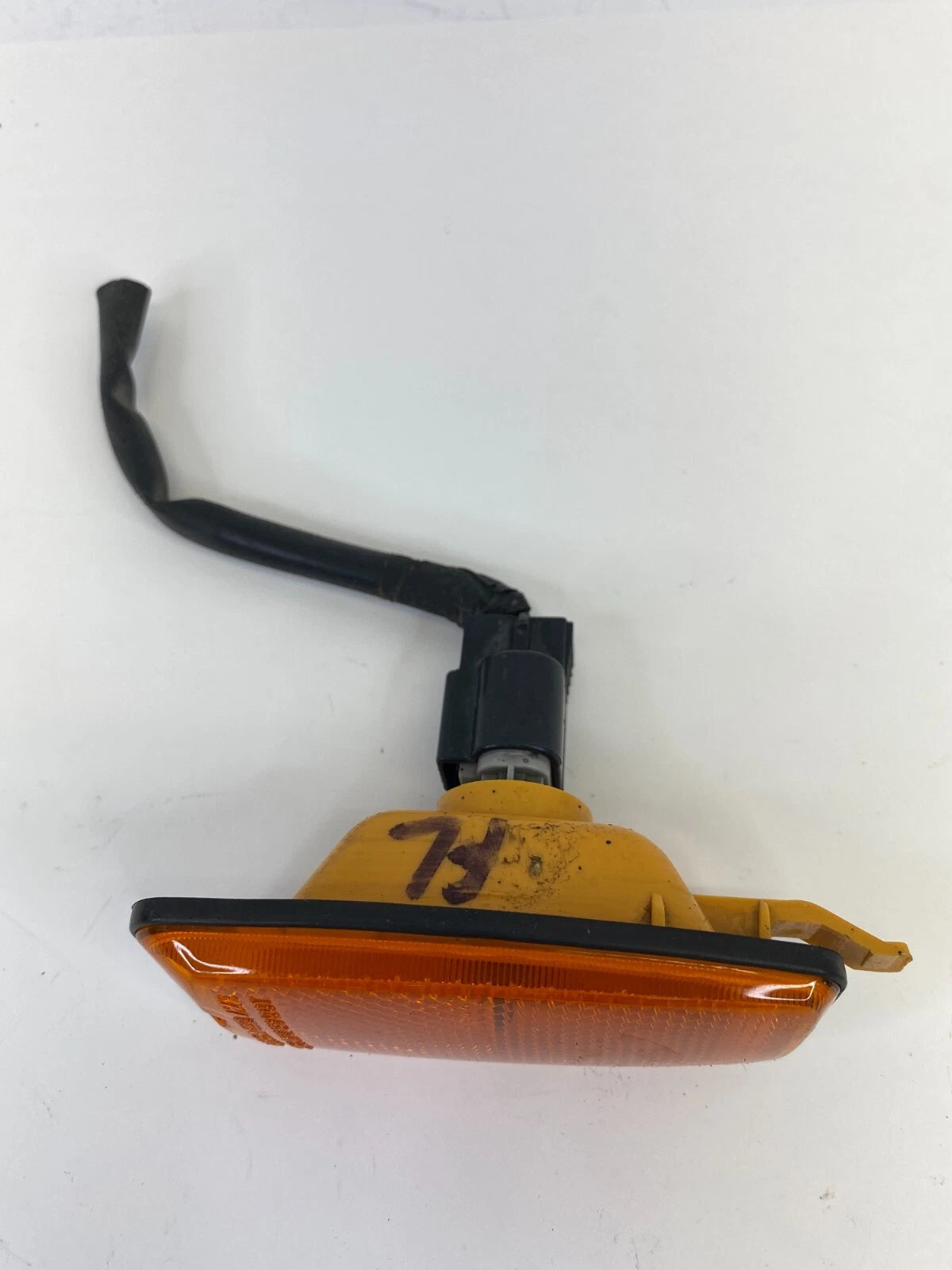 05-09 HYUNDAI TUCSON FRONT LEFT DRIVER SIDE BUMPER MOUNTED MARKER LIGHT LAMP OEM