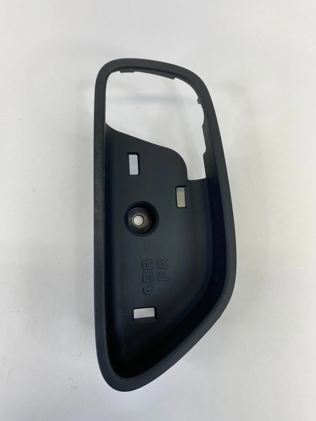 2014-2016 KIA FORTE FRONT RIGHT INTERIOR DOOR HANDLE BEZEL COVER 82621-A7000 OEM