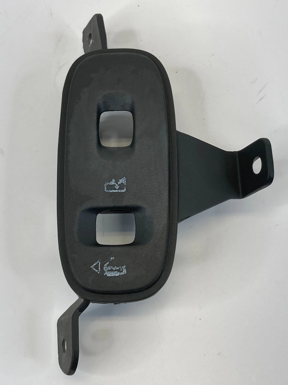 2004-2008 PONTIAC GRAND PRIX FRONT RIGHT SIDE DOOR WINDOW SWITCH BEZEL TRIM OEM