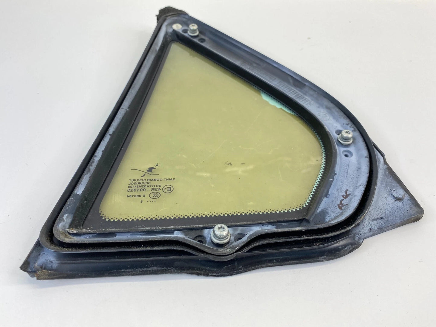 2003-2011 SAAB 9-3 SEDAN REAR RIGHT PASSENGER SIDE QUARTER VENT WINDOW GLASS OEM