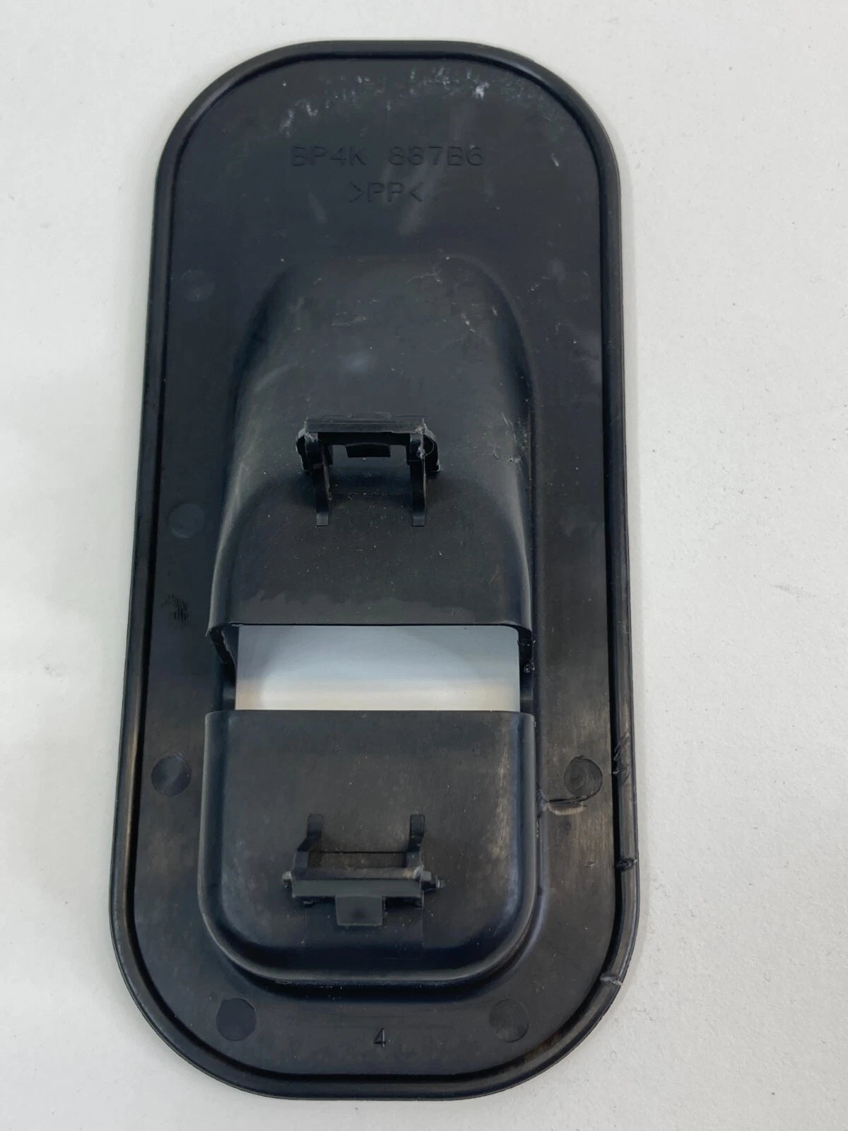 2004-2009 MAZDA 3 REAR SEAT CHILD SAFETY ANCHOR HOOK COVER BEZEL BP4K-887B6 OEM