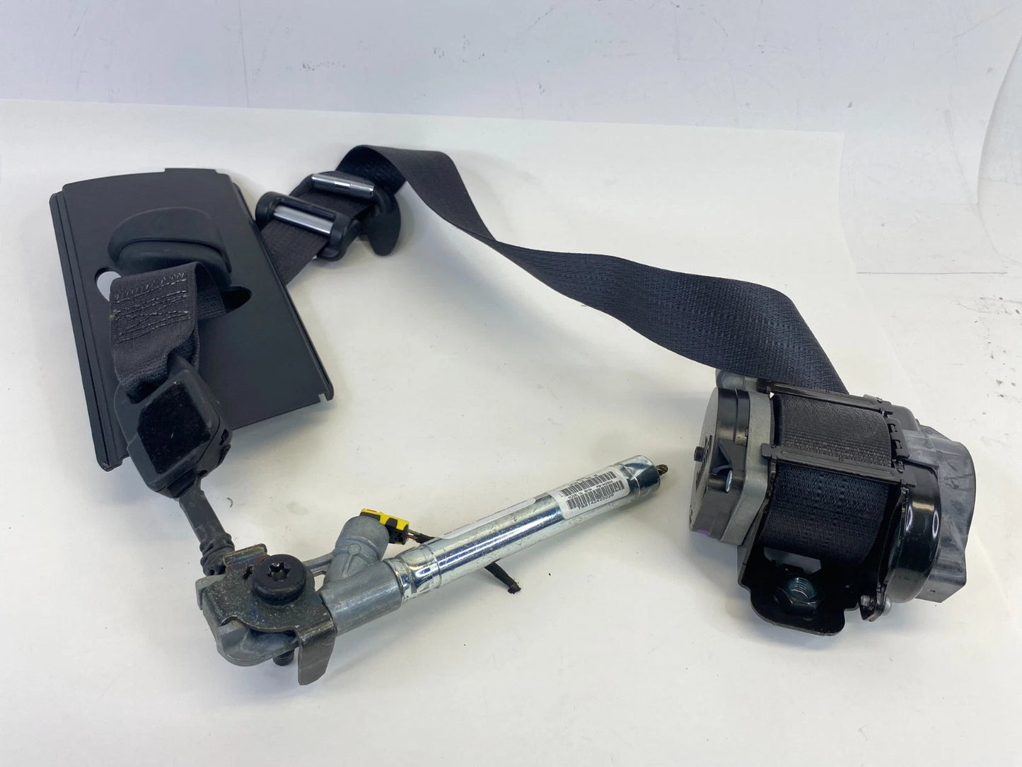 15-17 Chrysler 200 Front Right Side Seat Belt Retractor Pretensioner 68164338AA