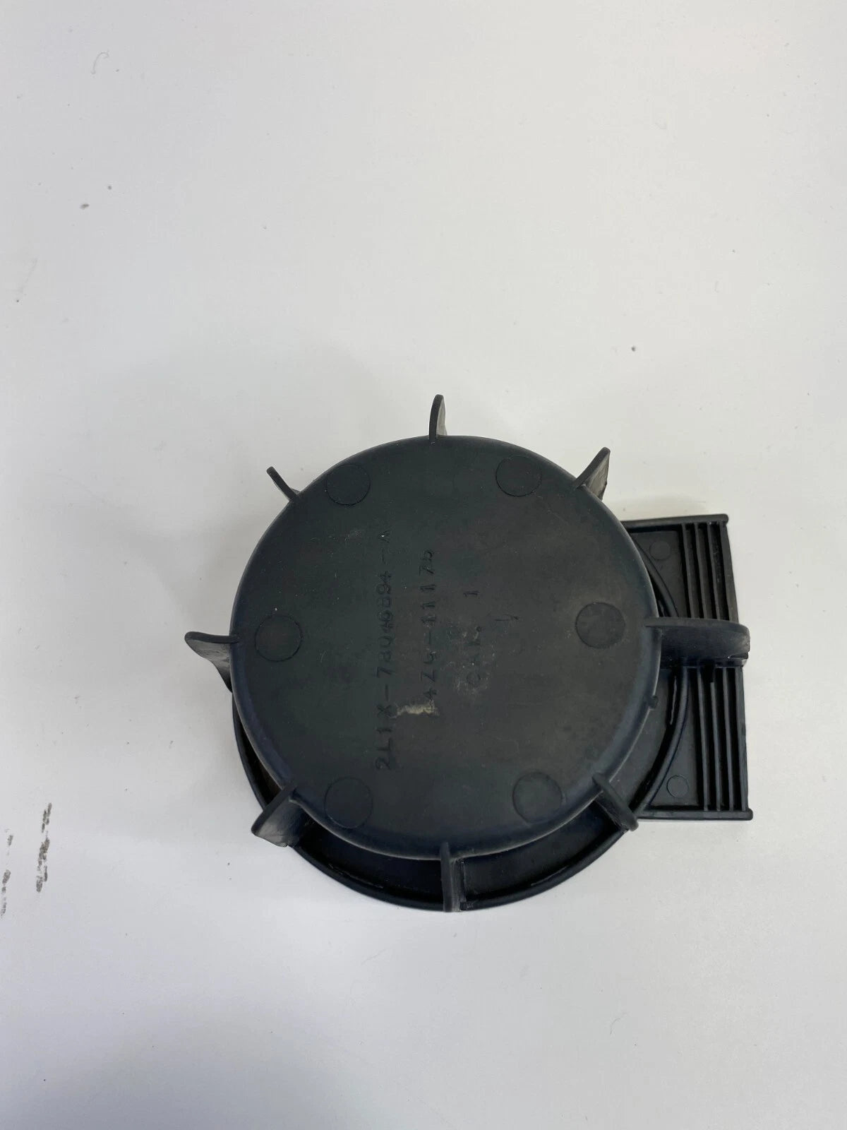 03-06 FORD EXPEDITION CENTER CONSOLE CUP HOLDER RUBBER INSERT 2L1X-78046B94-A