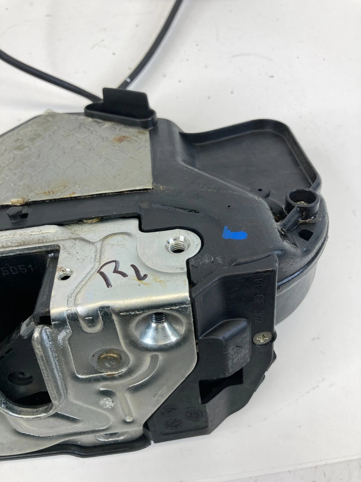 2006 MERCEDES-BENZ CLS500 REAR LEFT SIDE DOOR LOCK LATCH ACTUATOR 2197300335 OEM