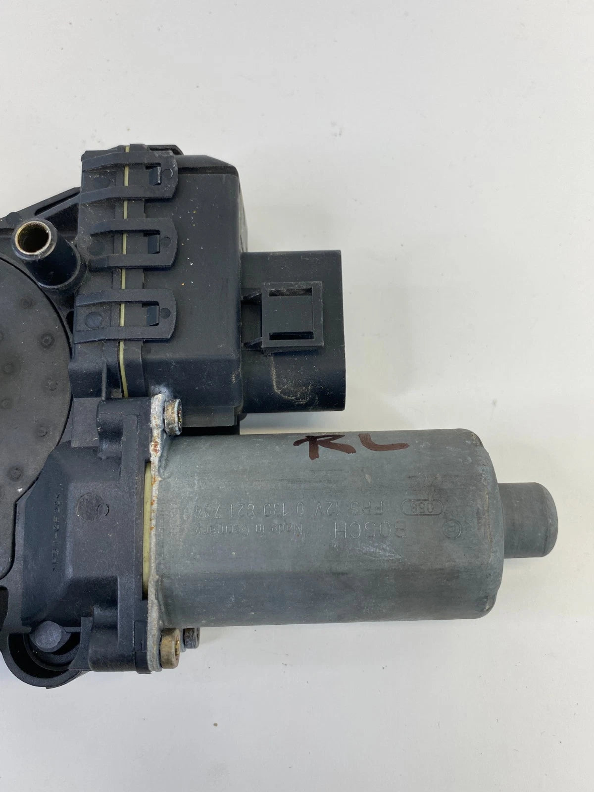 1998-2004 AUDI A6 QUATTRO REAR LEFT SIDE DOOR POWER WINDOW MOTOR 0130821784 OEM