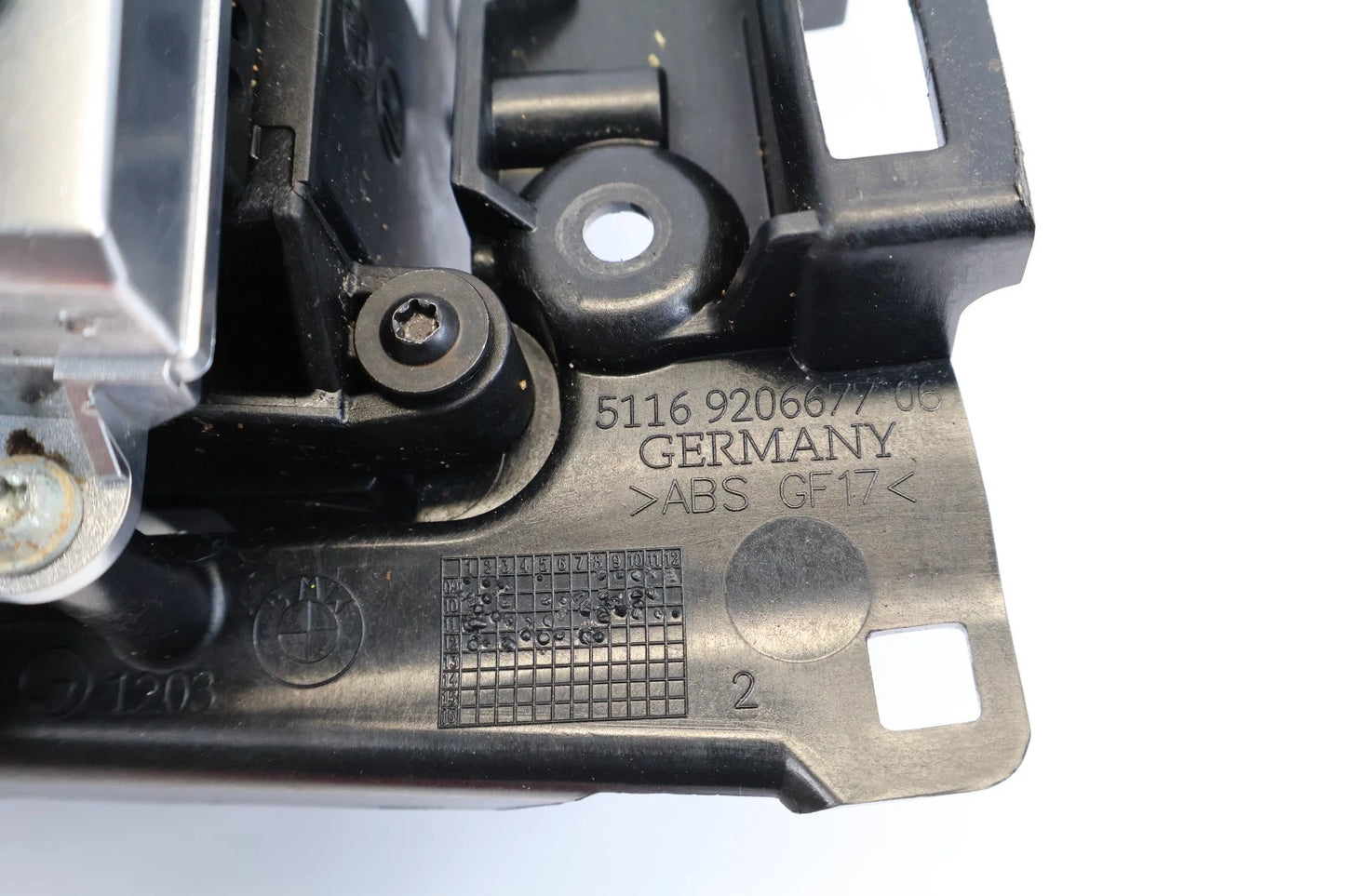 2011-2016 BMW 528i 535i A/T CONSOLE GEAR SHIFTER LEVER & BEZEL 1009967600 OEM