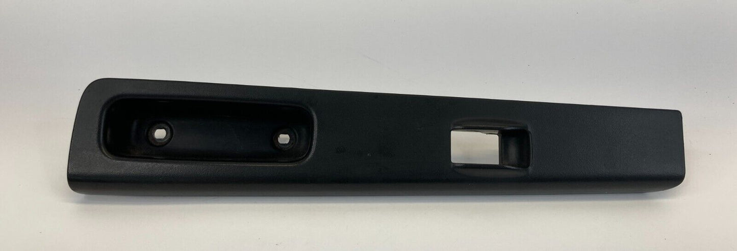 2004-2008 Chevrolet Colorado CREW CAB Rear Left Door Window Switch Trim Bezel