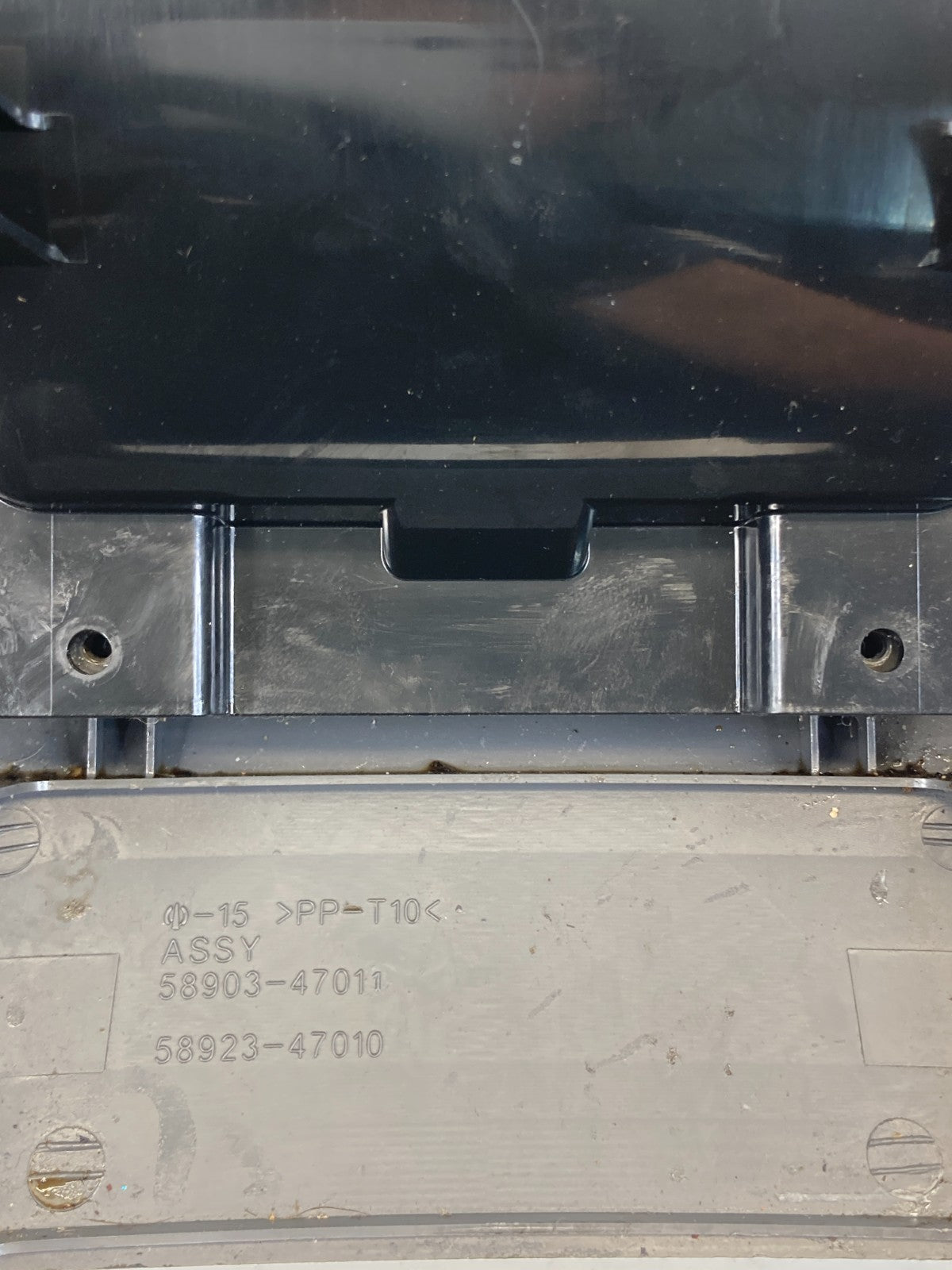 04 05 06 07 08 09 Toyota Prius Rear Center Console Cup Holder 1A8C1-025G OEM