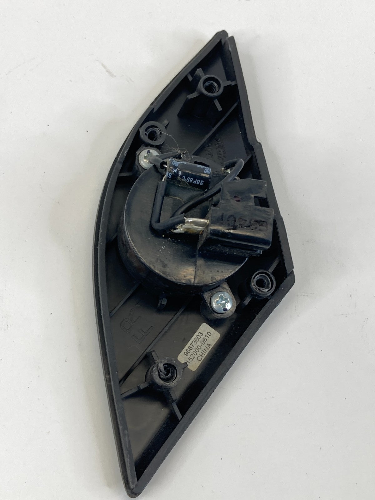 2012-2015 Chevrolet Captiva Sport Front Right Door Tweeter w/ Cover 96673603