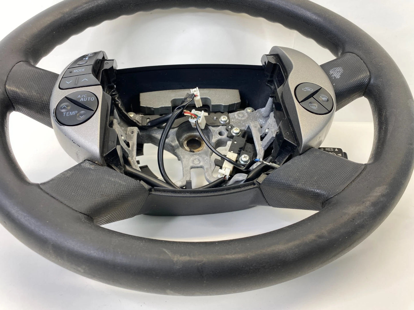 2004-2009 TOYOTA PRIUS STEERING WHEEL W/ AUDIO & CRUISE CONTROL SWITCHES OEM