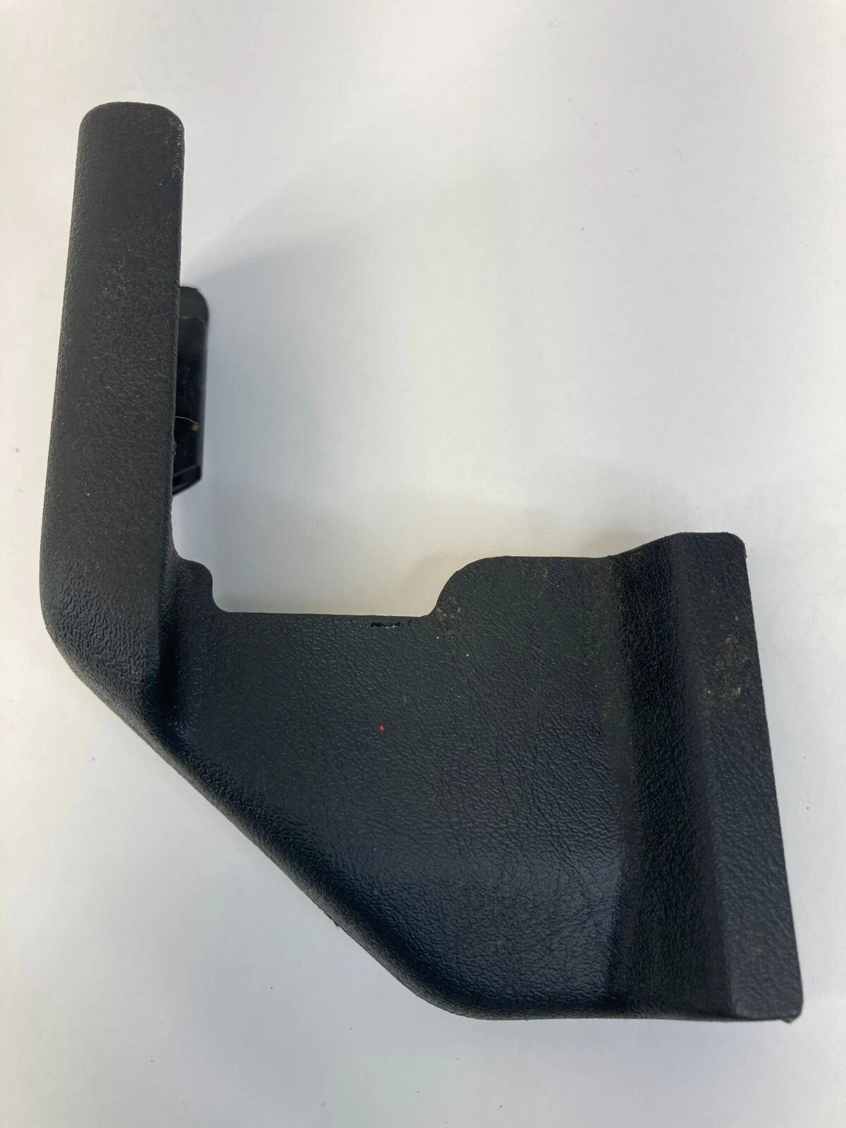 2004-2012 MITSUBISHI GALANT FRONT RIGHT SEAT TRACK RAIL CAP END COVER N245933