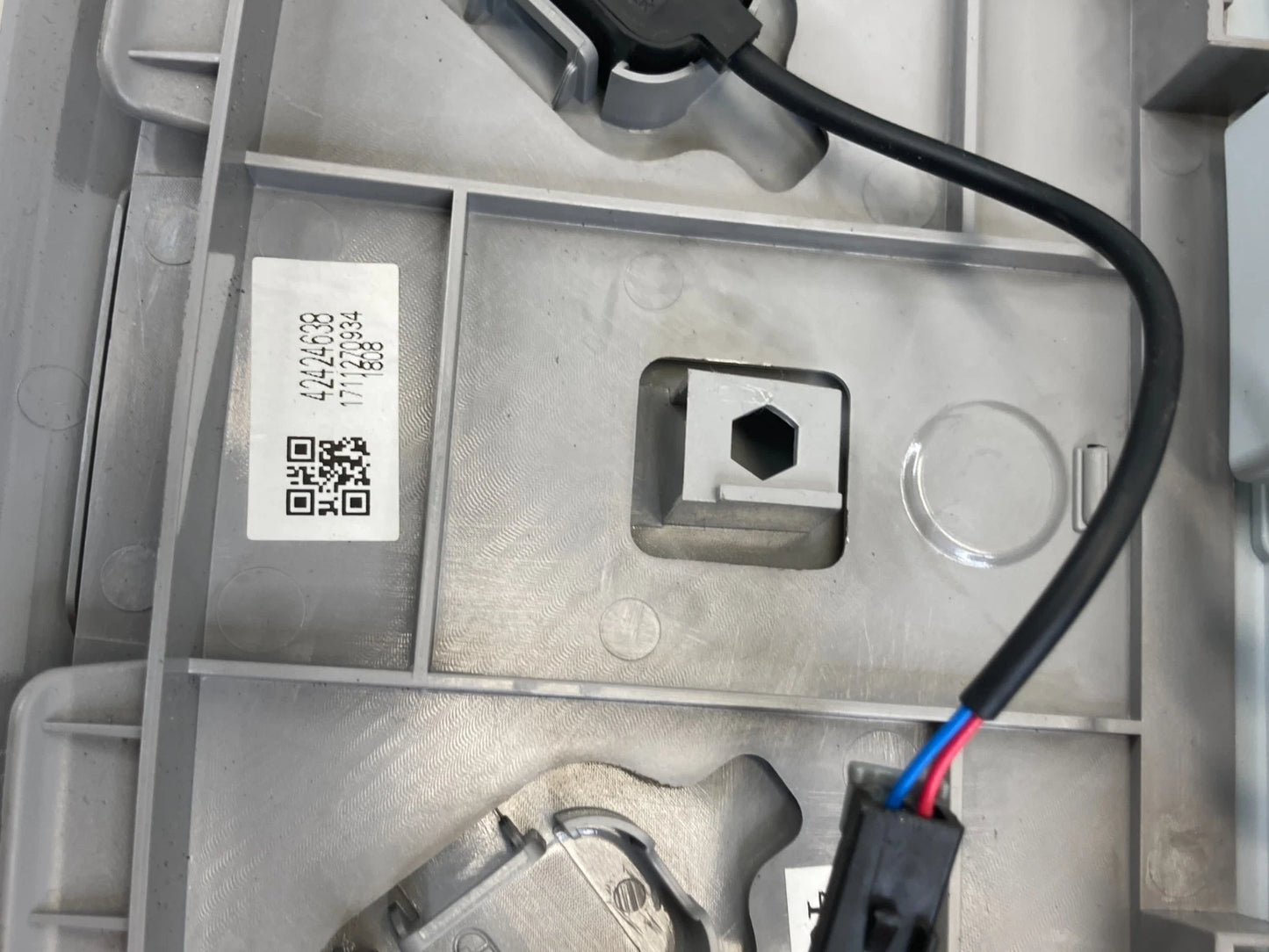 2017-2020 Chevrolet Trax Roof Overhead Console Dome Map Light Lamp 42424638 OEM