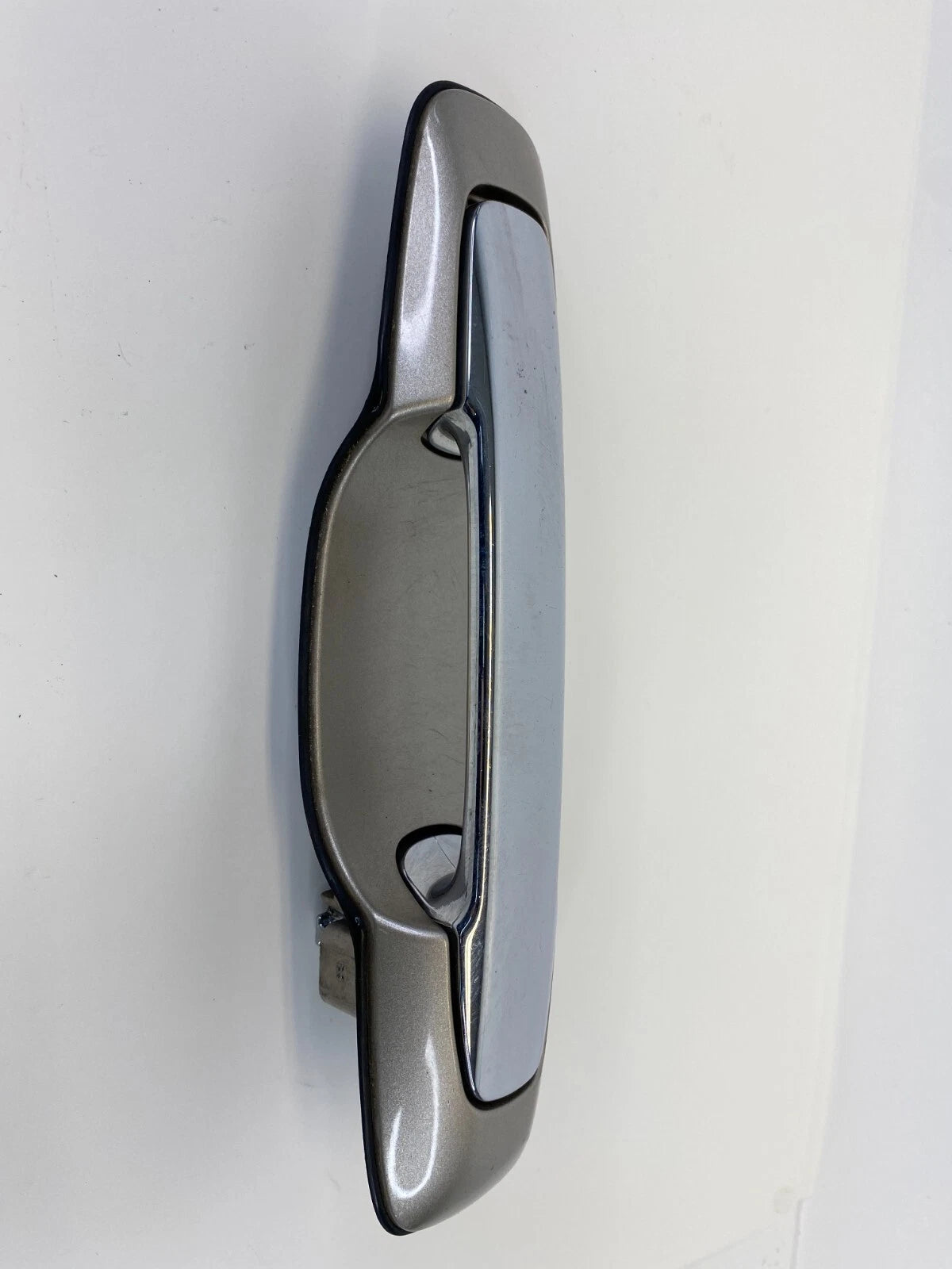 2003-2006 SUZUKI XL-7 FRONT LEFT DRIVER SIDE EXTERIOR DOOR HANDLE 82820-65D10
