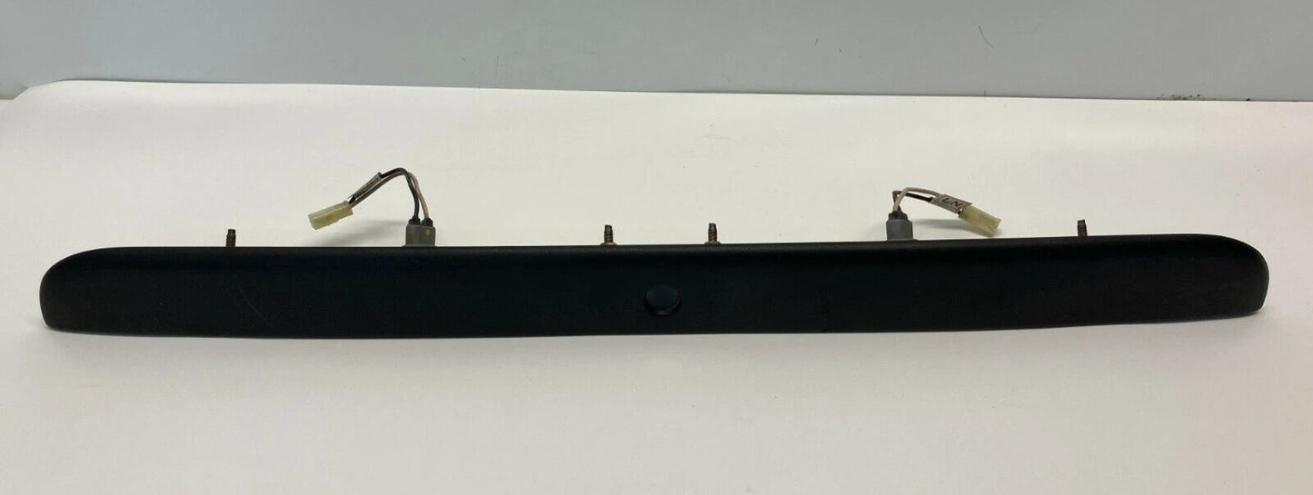 2000 DAEWOO LANOS REAR TRUNK DECK LID HANDLE BEZEL LICENSE PLATE TRIM 96255815