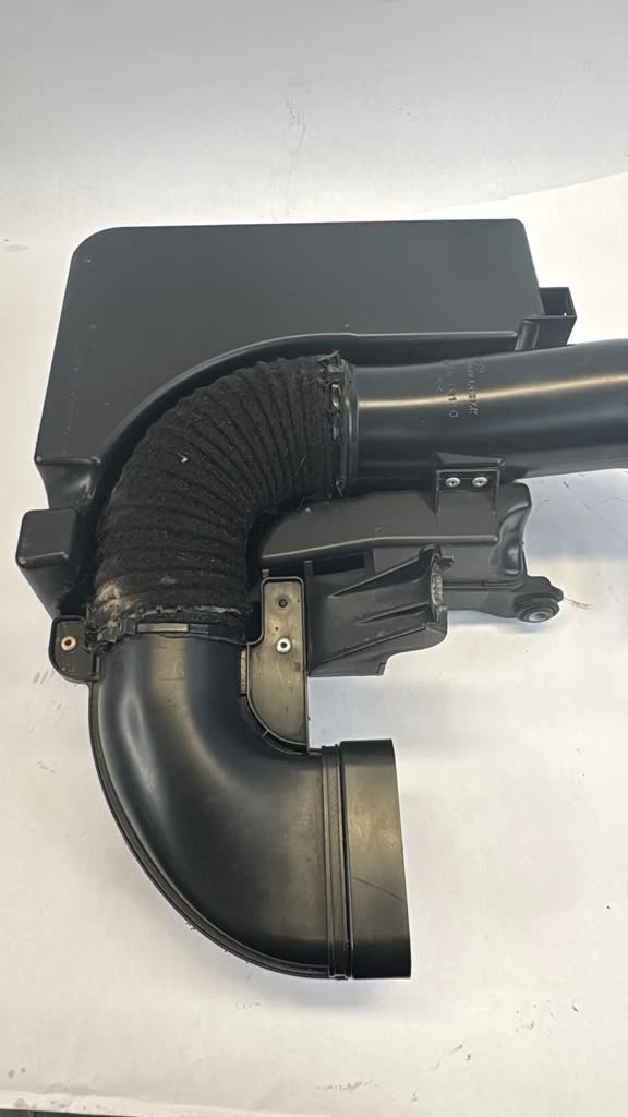 12-17 HYUNDAI ACCENT 4DR 5DR 1.6L AIR INTAKE CLEANER RESONATOR HOSE 28190-1R000