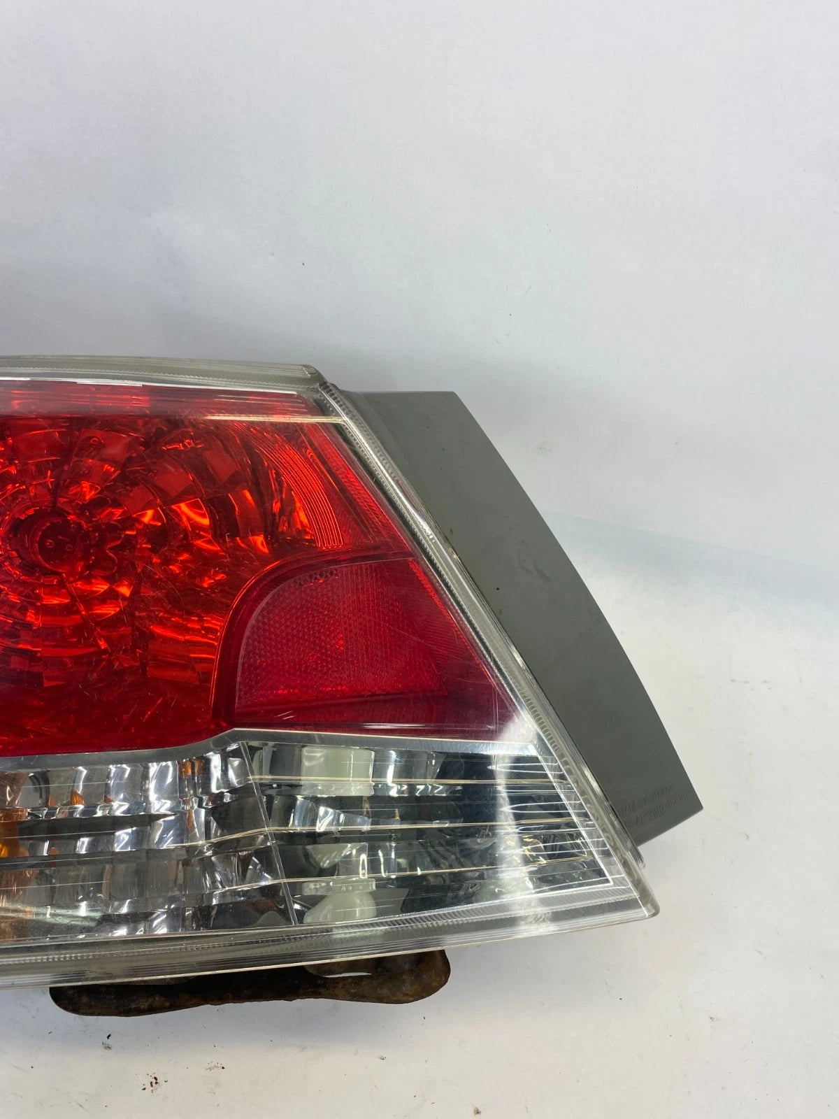 2008-2012 HONDA ACCORD SEDAN LEFT DRIVER TAIL LIGHT TAILLIGHT TAIL LAMP OEM