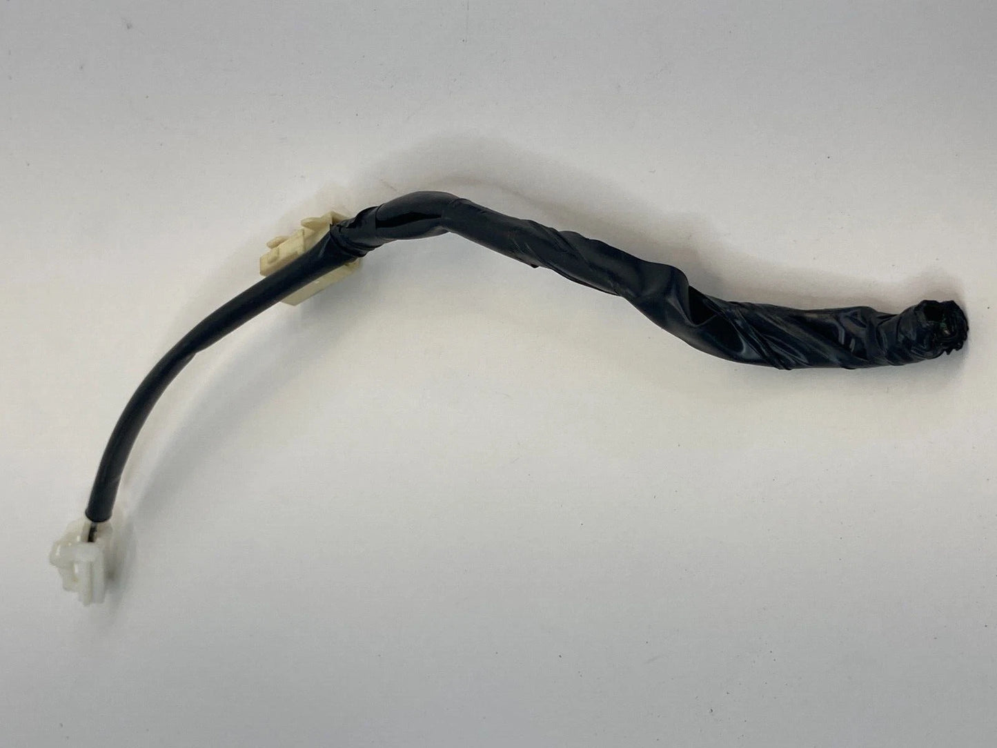 2003-2005 MAZDA 6 MAZDA6 REAR LEFT DRIVER TAIL LIGHT TAILLIGHT WIRE HARNESS OEM