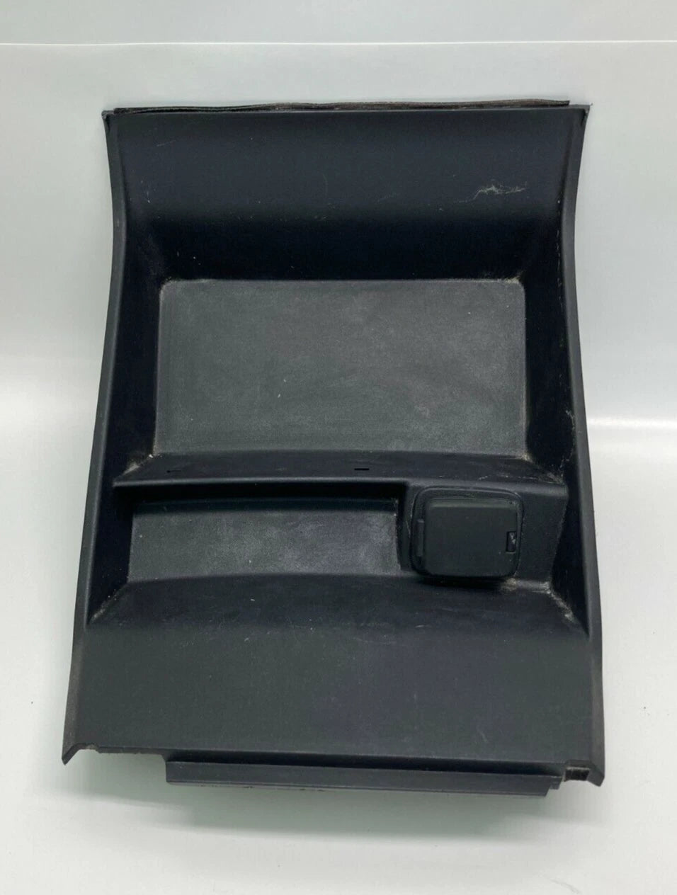 13-16 FORD FUSION CENTER CONSOLE STORAGE COMPARTMENT W/ POWER OUTLET DS73F045P04