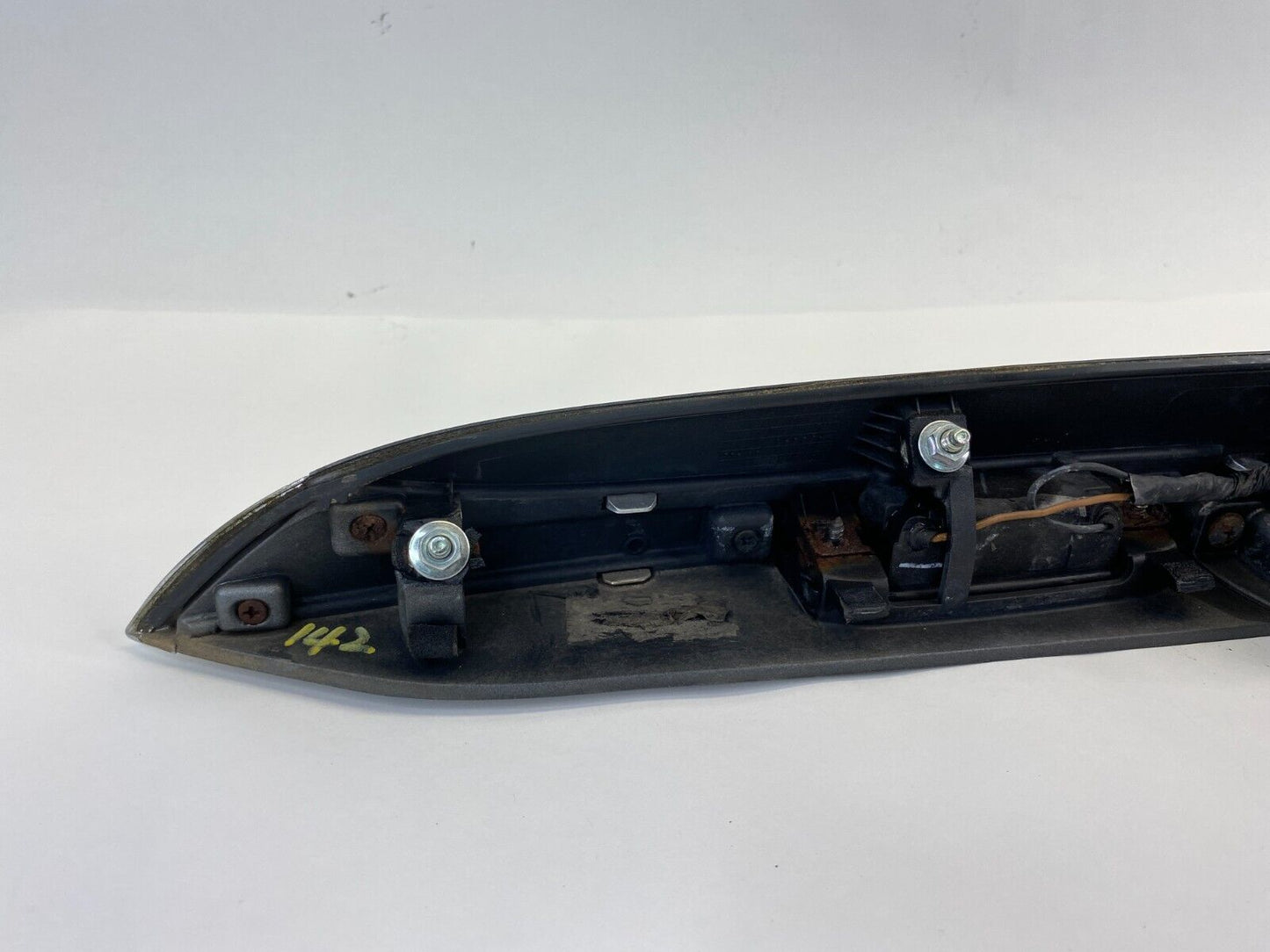 2010 Hyundai Elantra Sedan Rear Trunk Molding Garnish Molding w/ License Lamps